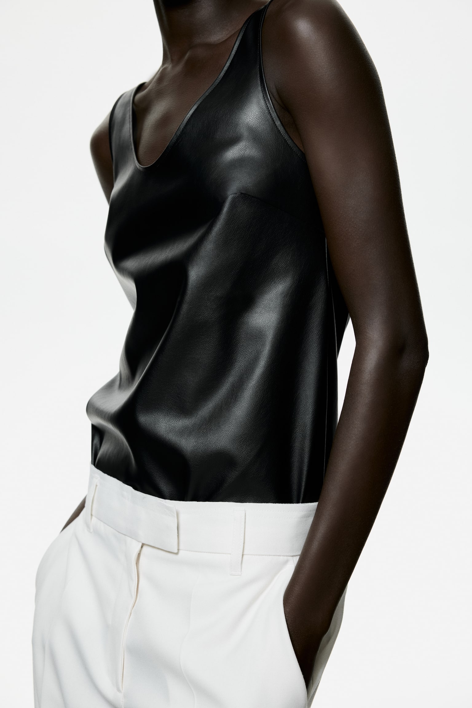 Coated vest top - Black - 5