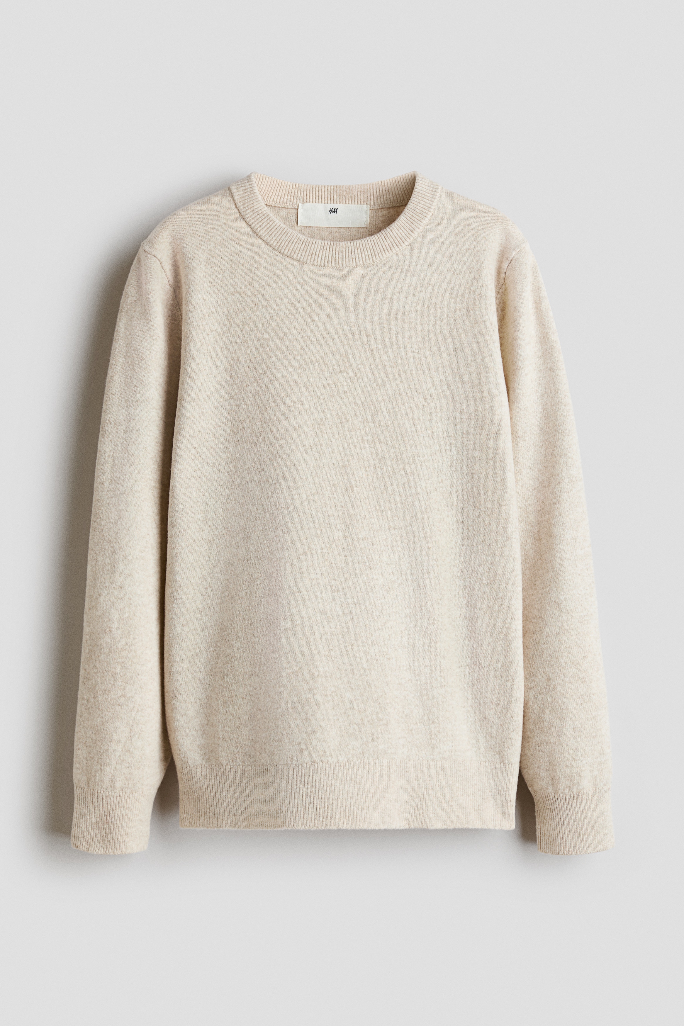 Fine-knit jumperModel