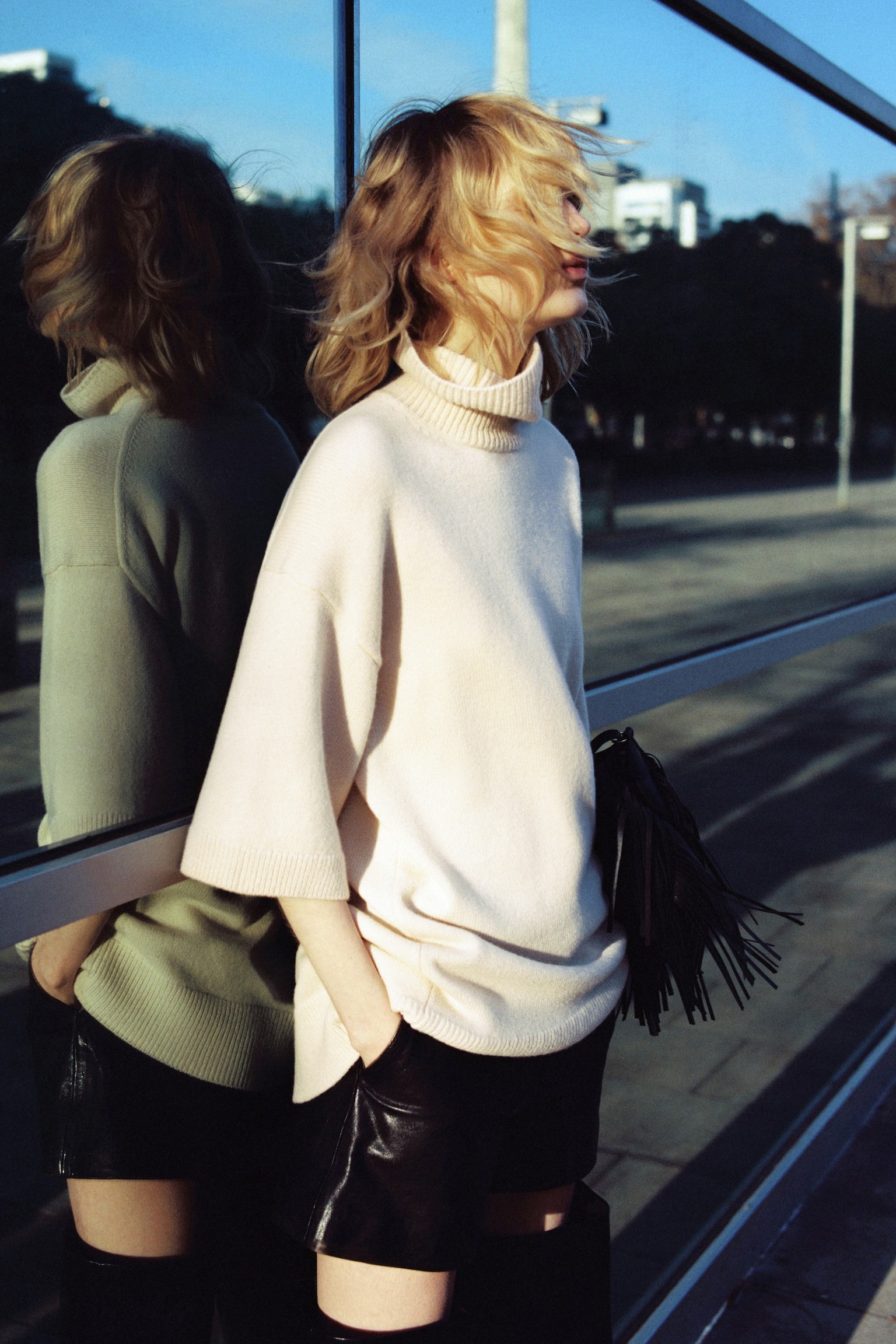 Roll-neck wool jumper - Light beige/Dark rust brown - 5