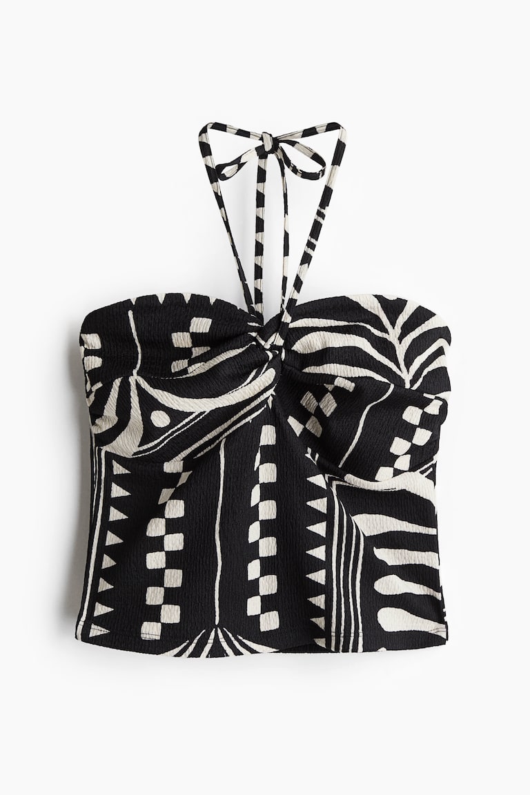 Kratki top s halter izrezom