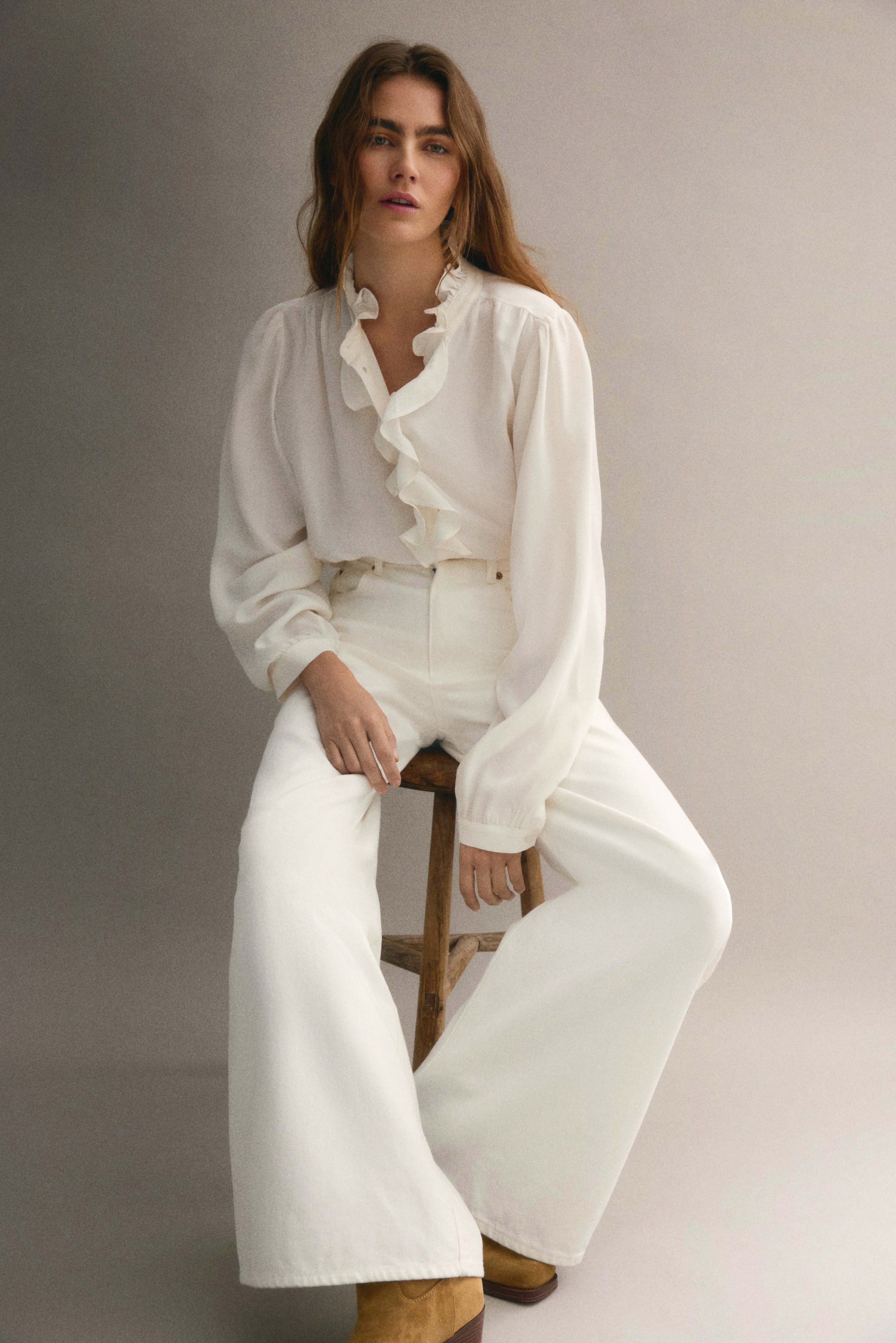 Ver imagen más grande: Blusa de viscosa con cuello de volante - Blanco - MUJER | H&M ES 1