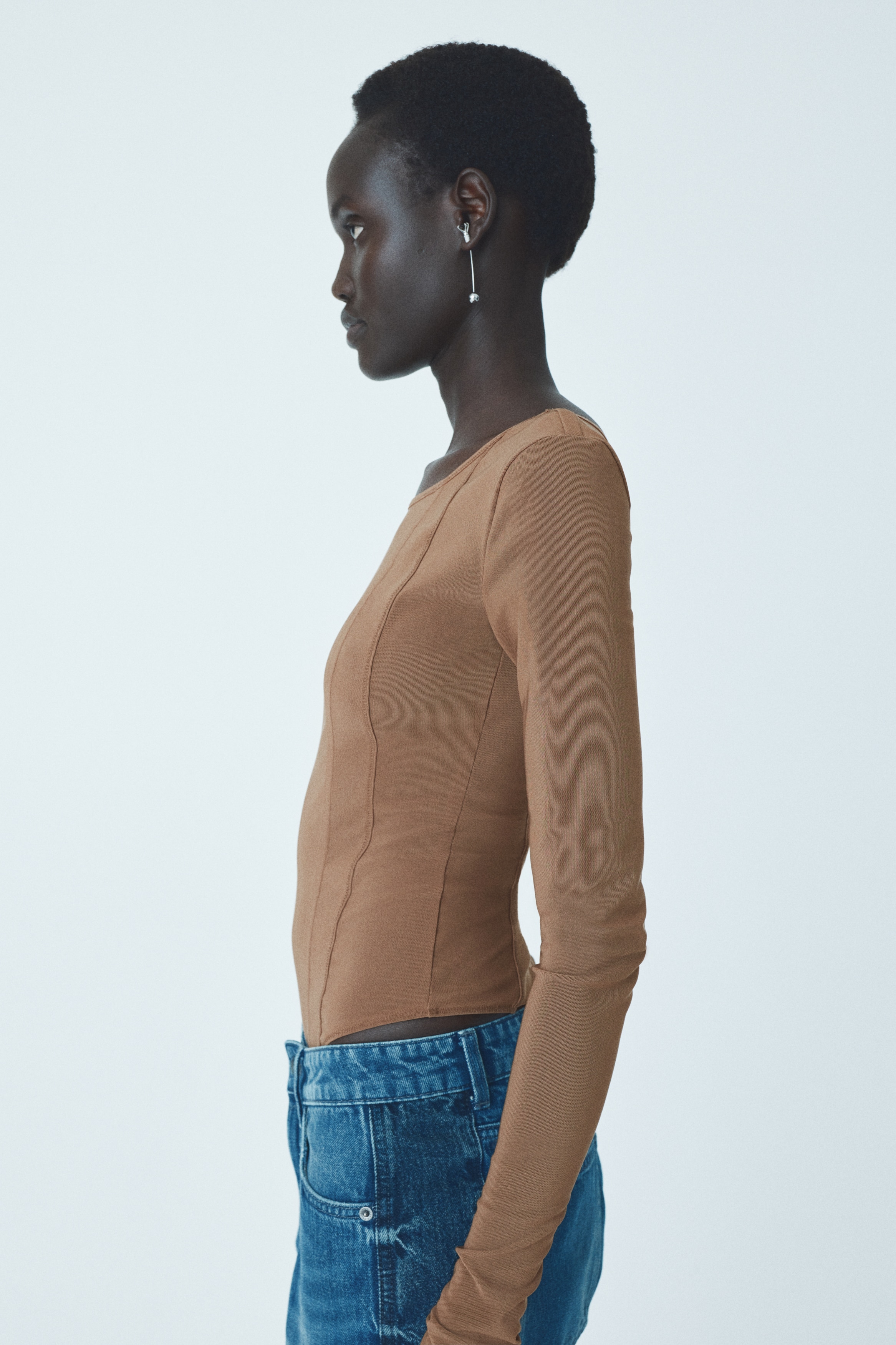 Long-sleeved mesh body