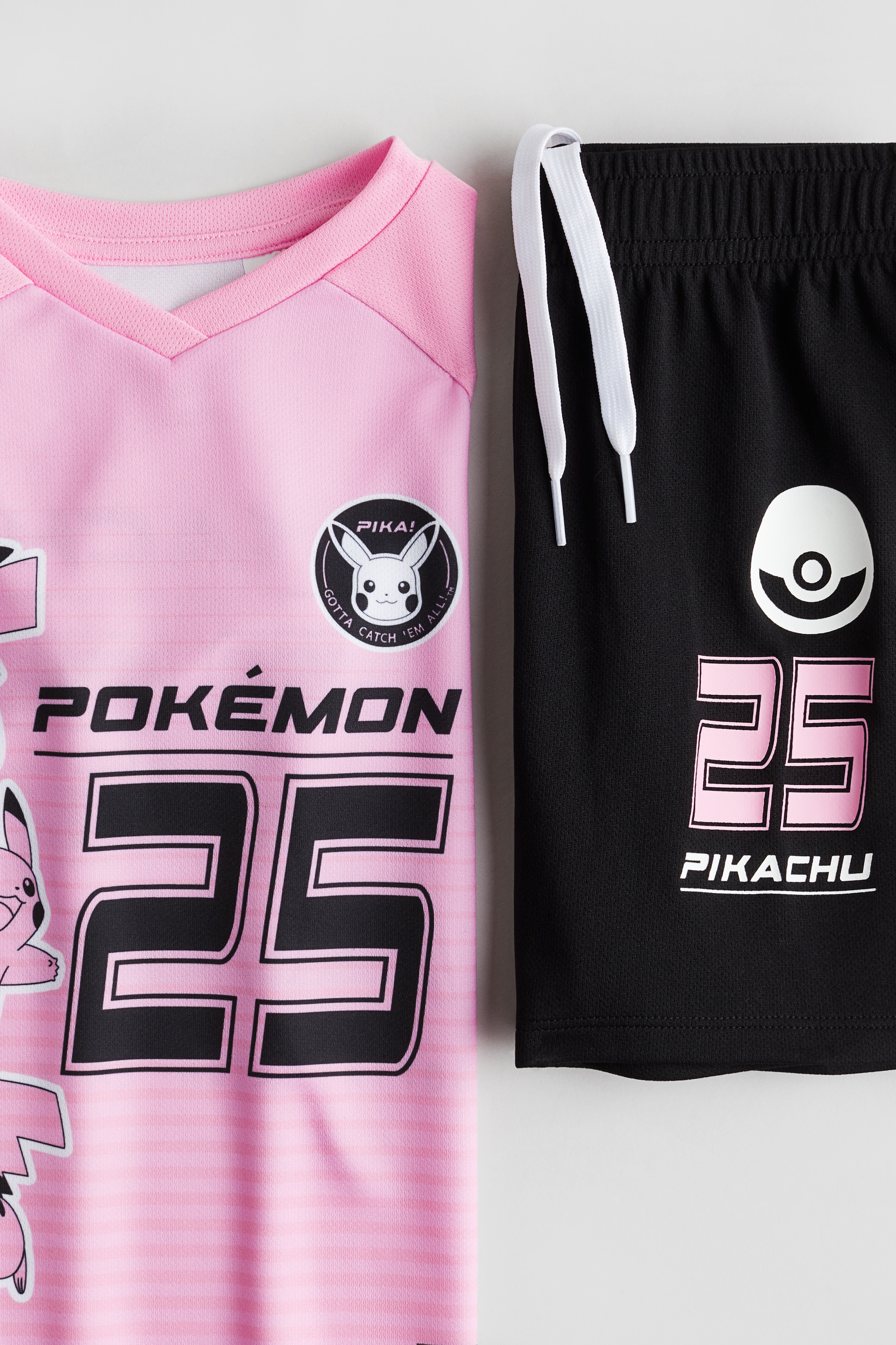 Pink/Pokémon 2-piece Soccer Set for kids | H&M CA