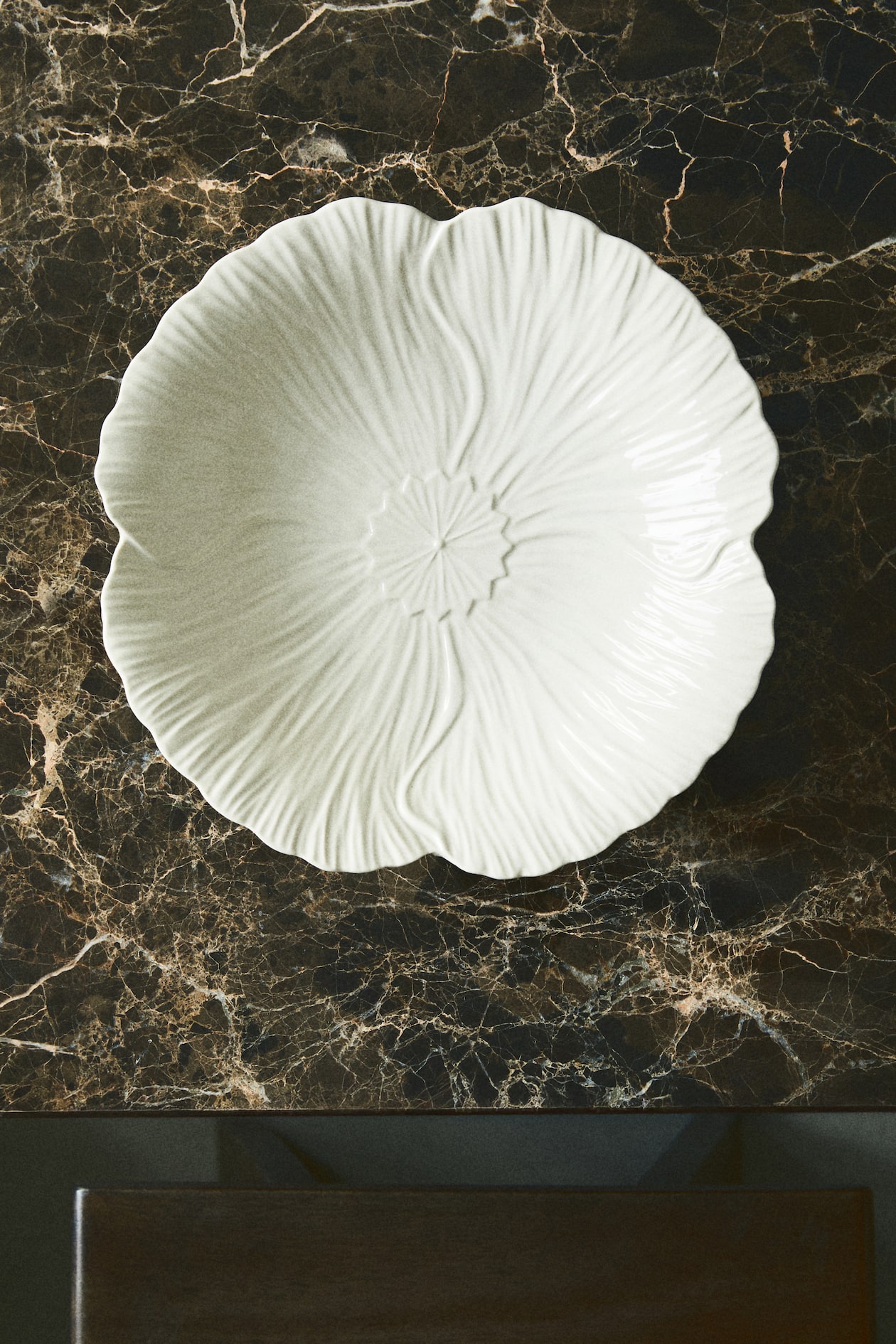Large Stoneware Serving Plate - White - Home All | H&M US