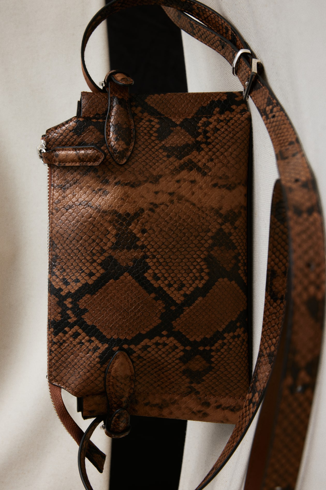 Crossbody-Tasche Braun/Schlangenmuster Ladies H&M DE