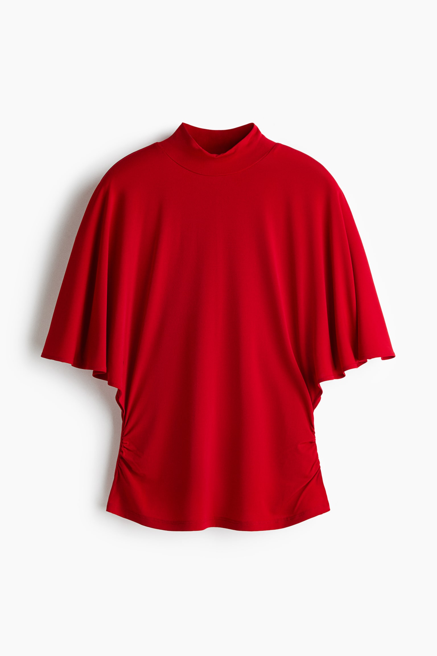 Ein rotes Oberteil in lockerer Passform aus elastischem Jersey ist von vorne zu sehen. Es verfÃ¼gt Ã¼ber einen Rollkragen und weite, drapierte kurze FledermausÃ¤rmel. Das Oberteil ist an den unteren SeitennÃ¤hten mit dezenten Raffungen versehen, die in SaumnÃ¤he einen gerafften Effekt erzeugen. - 1