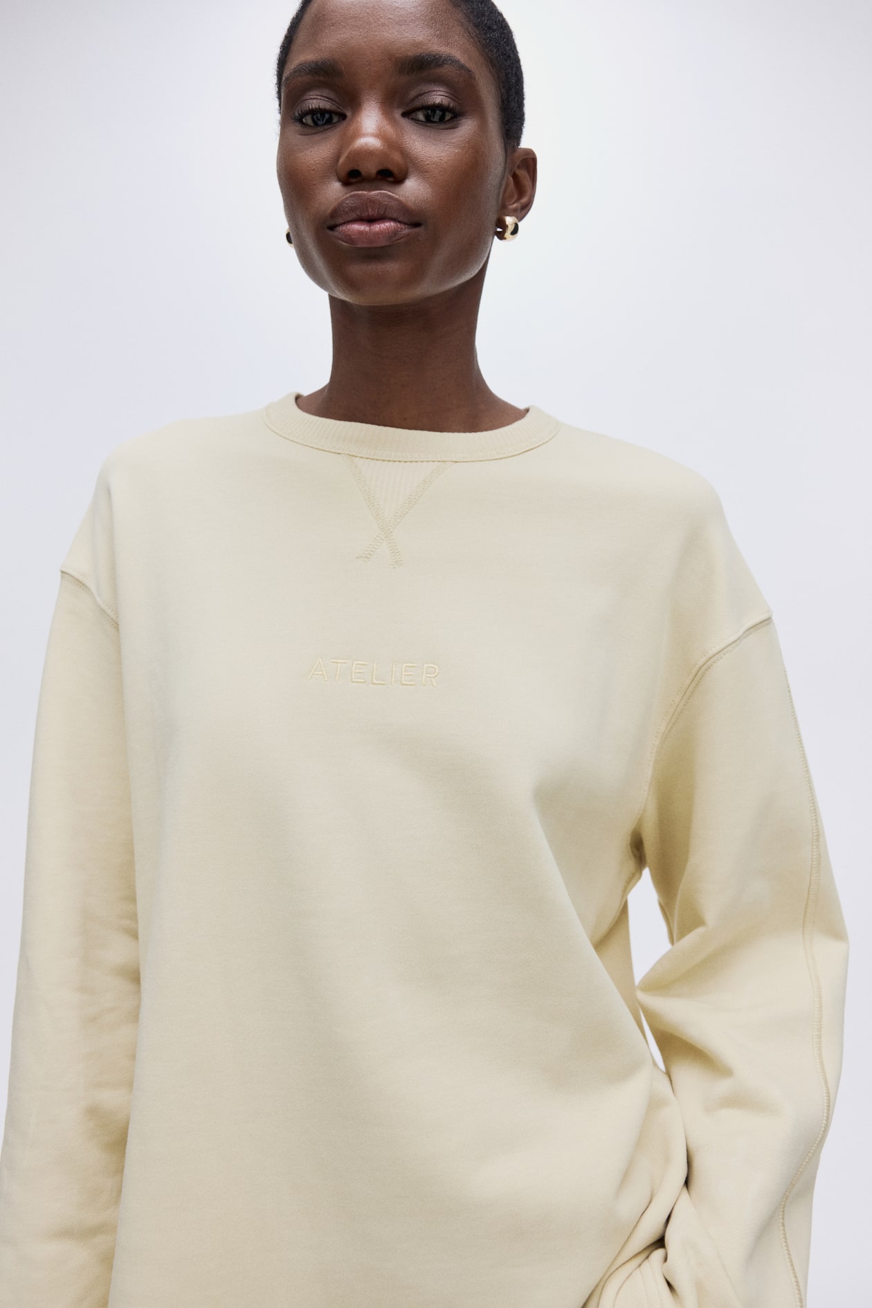 Sweatshirt with Text Motif - image 2