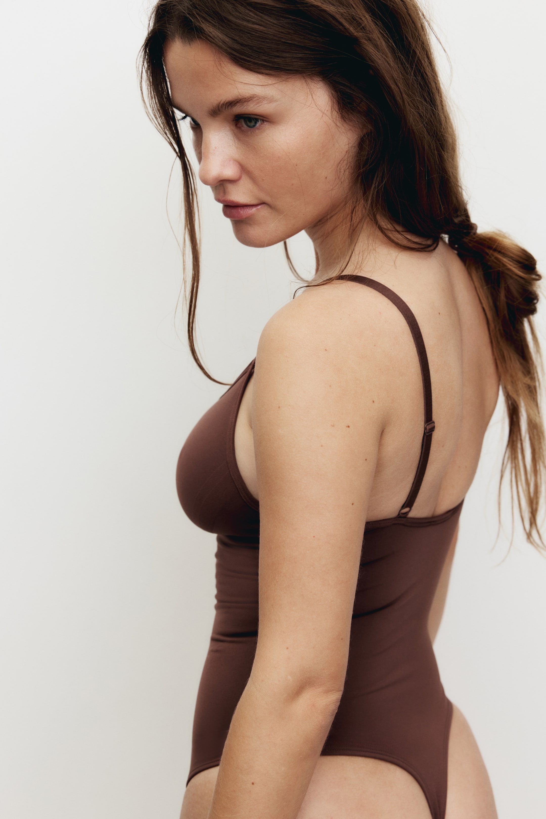 Xem ảnh lớn hơn: Áo một mảnh Firm shape Sculpting - Màu nâu - Ladies | H&M VN 5