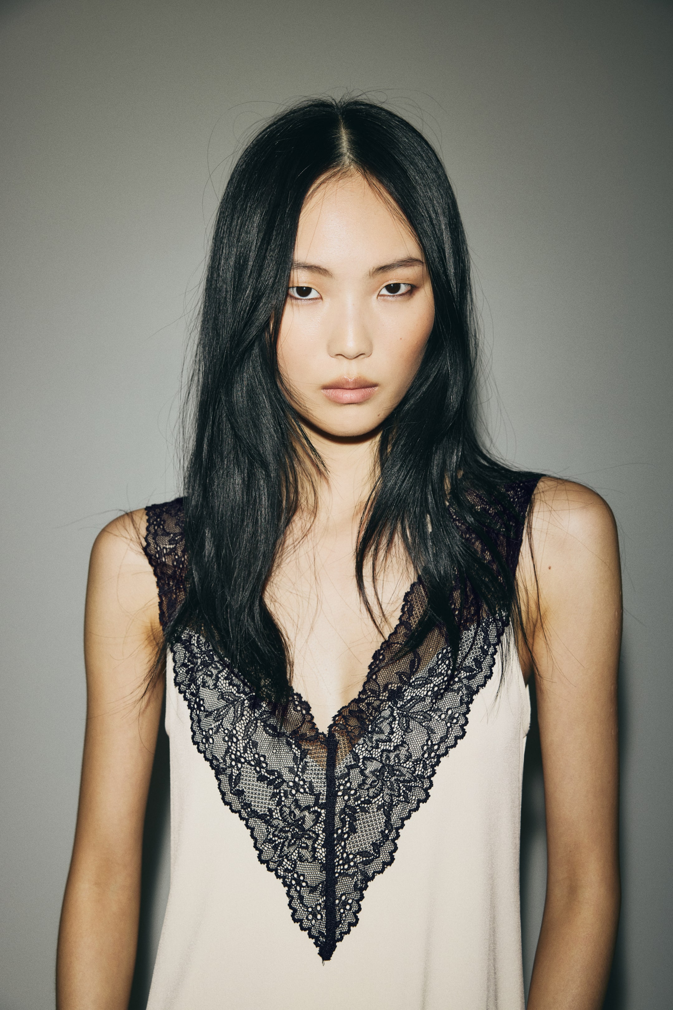 Grotere afbeelding bekijken: Lace-trimmed dress - Cream/Black - DAMES | H&M NL 2