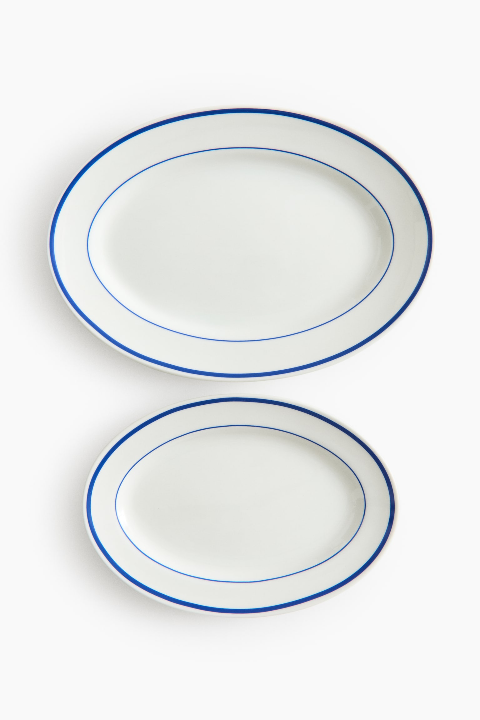 2-pack porcelain serving plates - White/Blue/White/Black/White/Red - 3