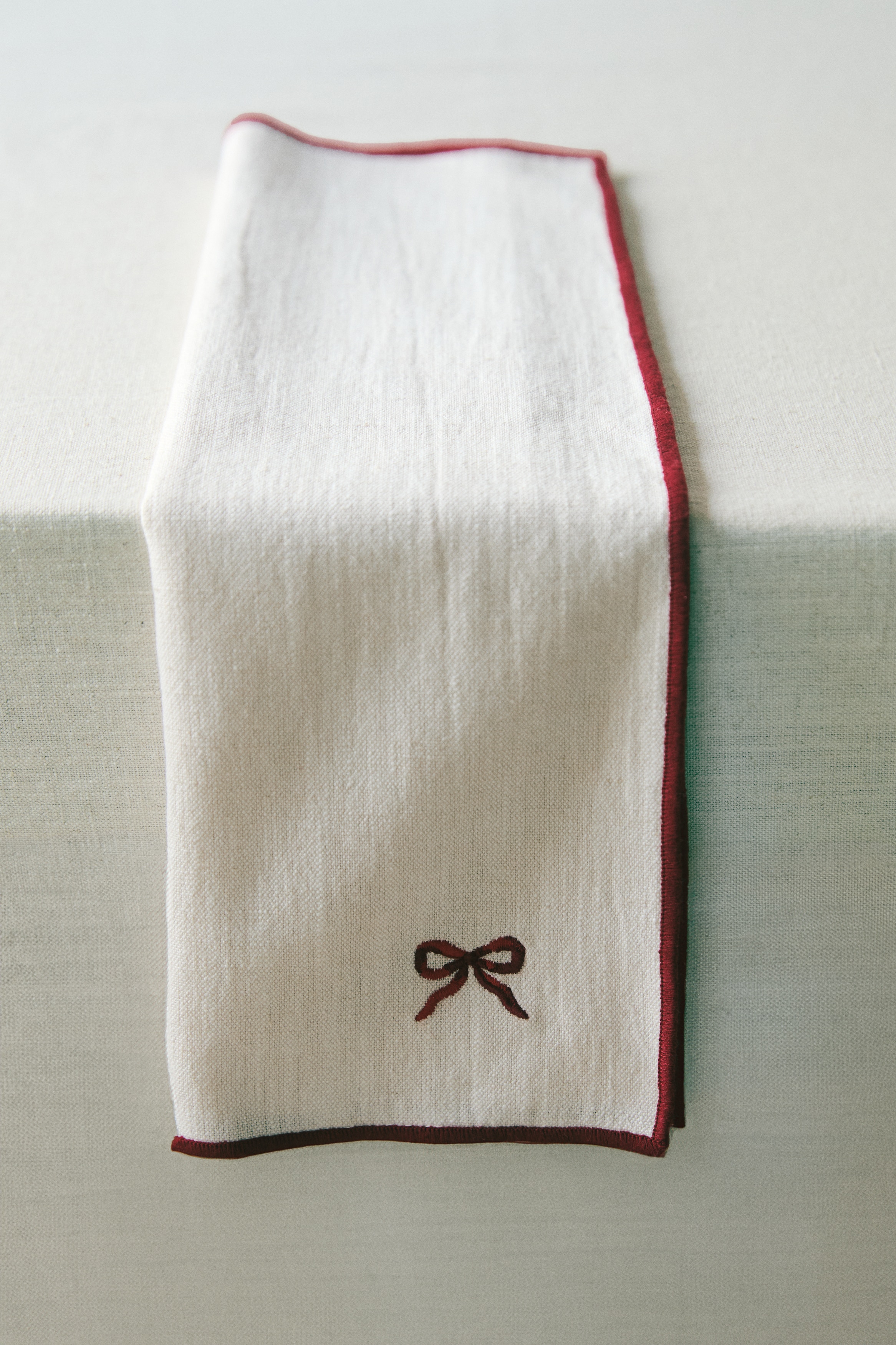 4-pack broderade servetter - Beige/Jul/Vit/Svart