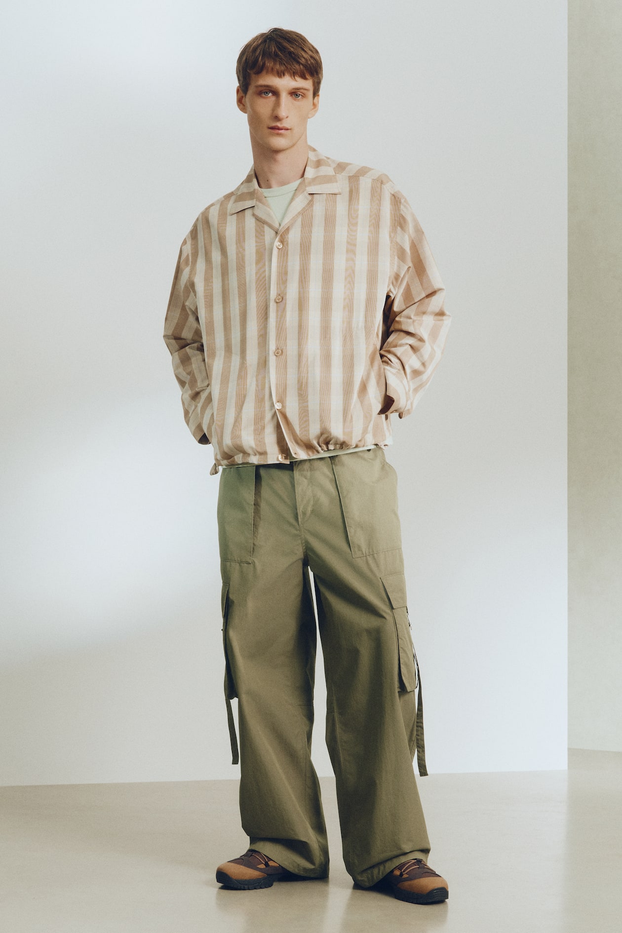ルーズフィット カーゴパンツ - カーキグリーン - Men | H&M JP