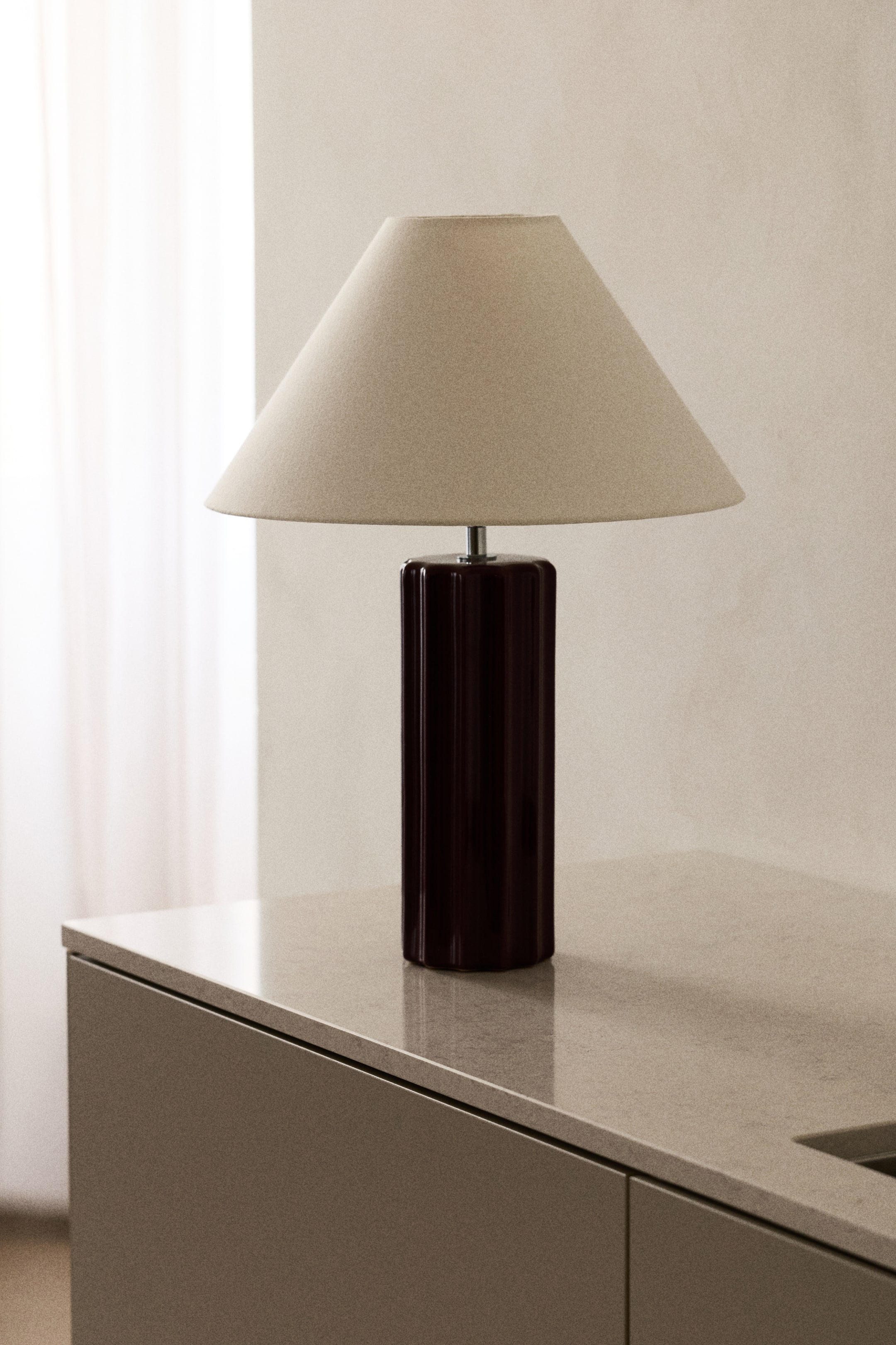 Ingrandisci l'immagine: Base per lampada in gres scanalato - Bordeaux - HOME | H&M CH 2
