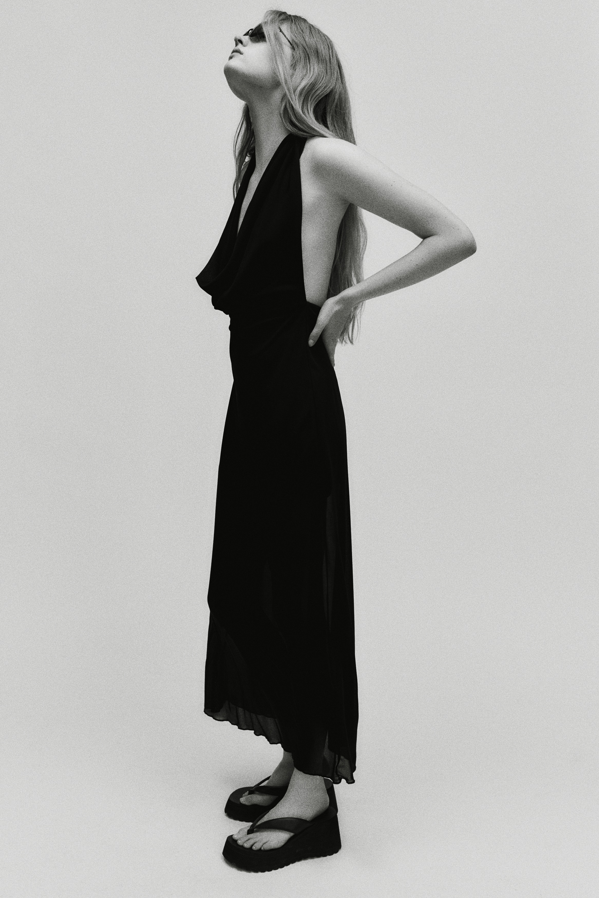 Cowl-neck maxi dressModell