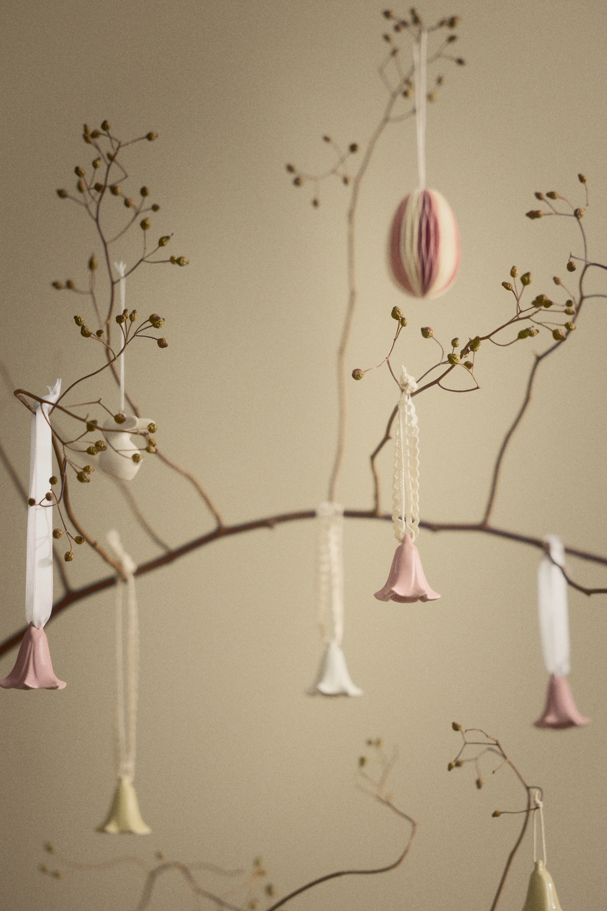 Kameninová velikonoční ozdoba 2 kusy - Tlumená světle růžová/Světle žlutá/Bílá