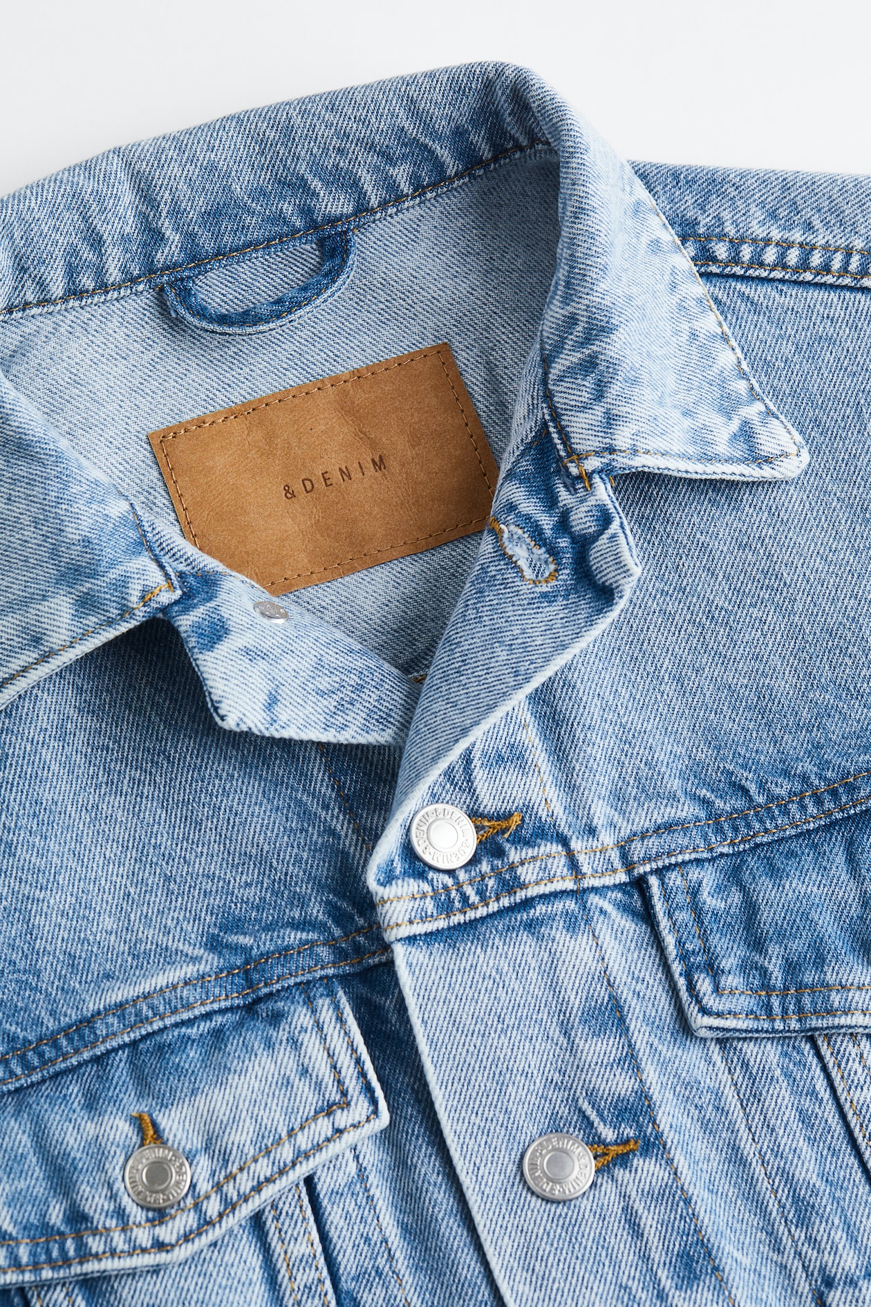 Short Denim Jacket - image 3