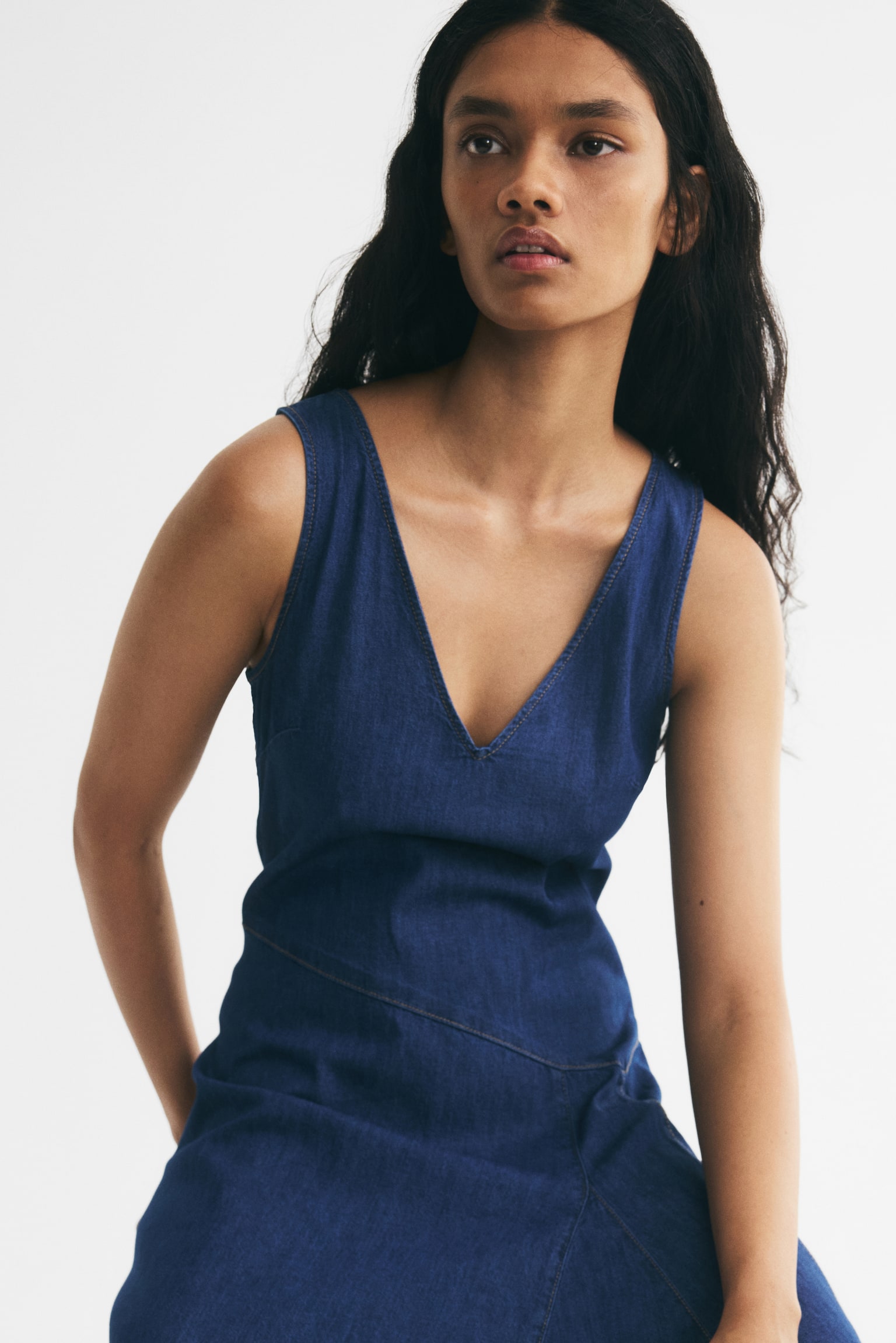 Женское платье H&M Denim Handkerchief, цвет: Тёмный джинсовый синий — фото 3