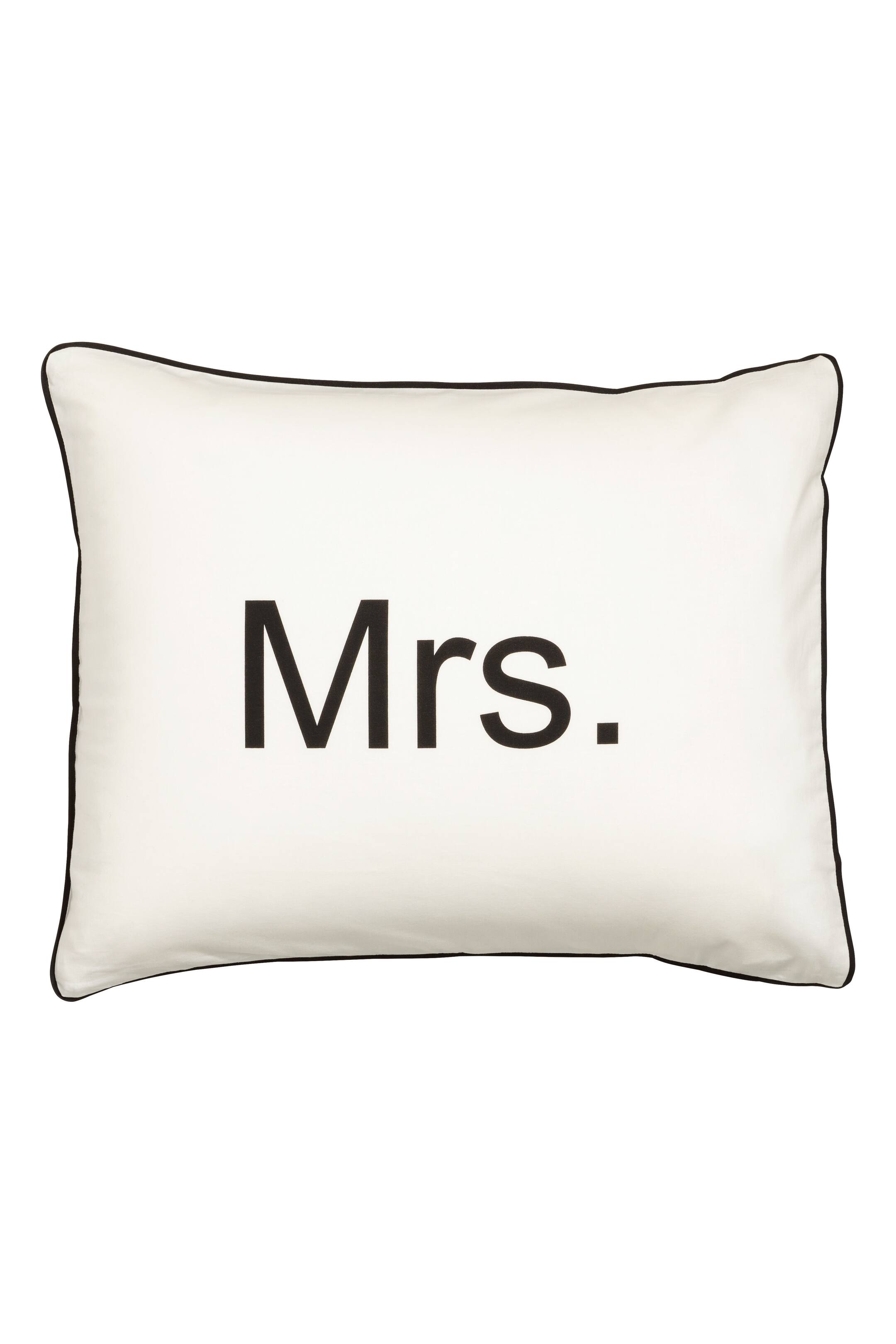 Näytä suurempi kuva: Tekstipainatteinen tyynyliina - Valkoinen/Mrs - Home All | H&M FI 1