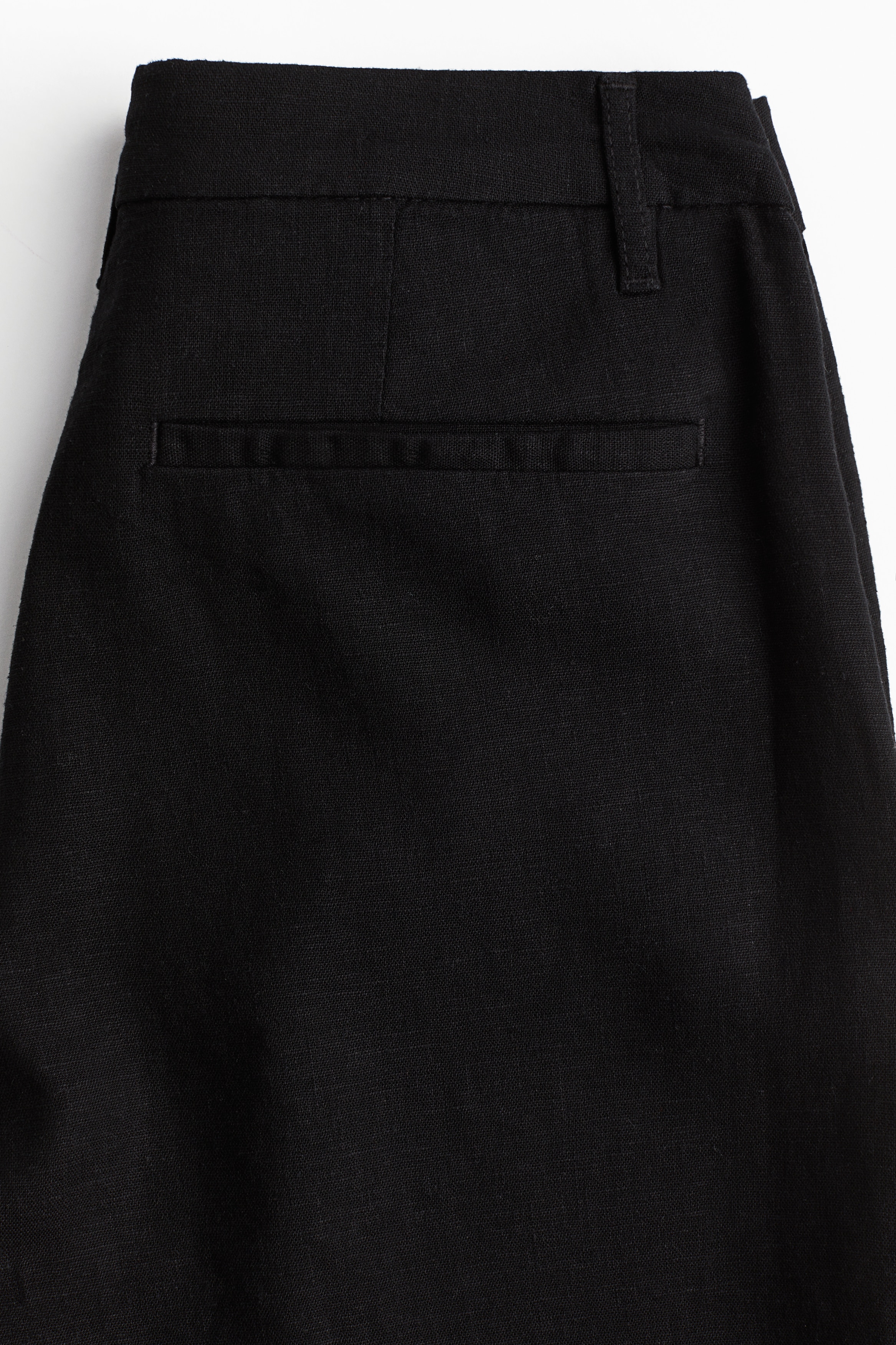 Knee-length linen-blend shorts