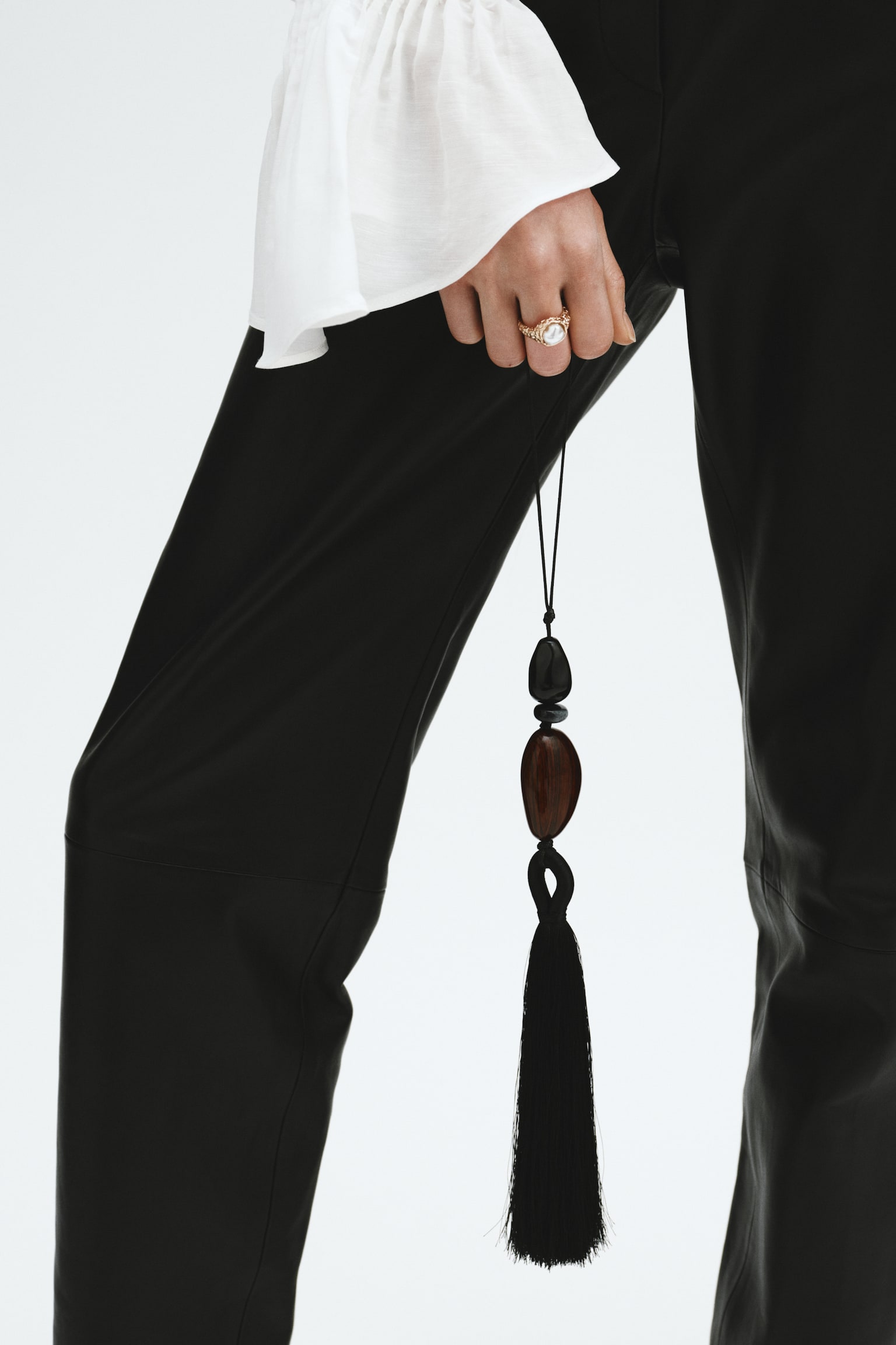 Tasselled bag charm - Black - 4