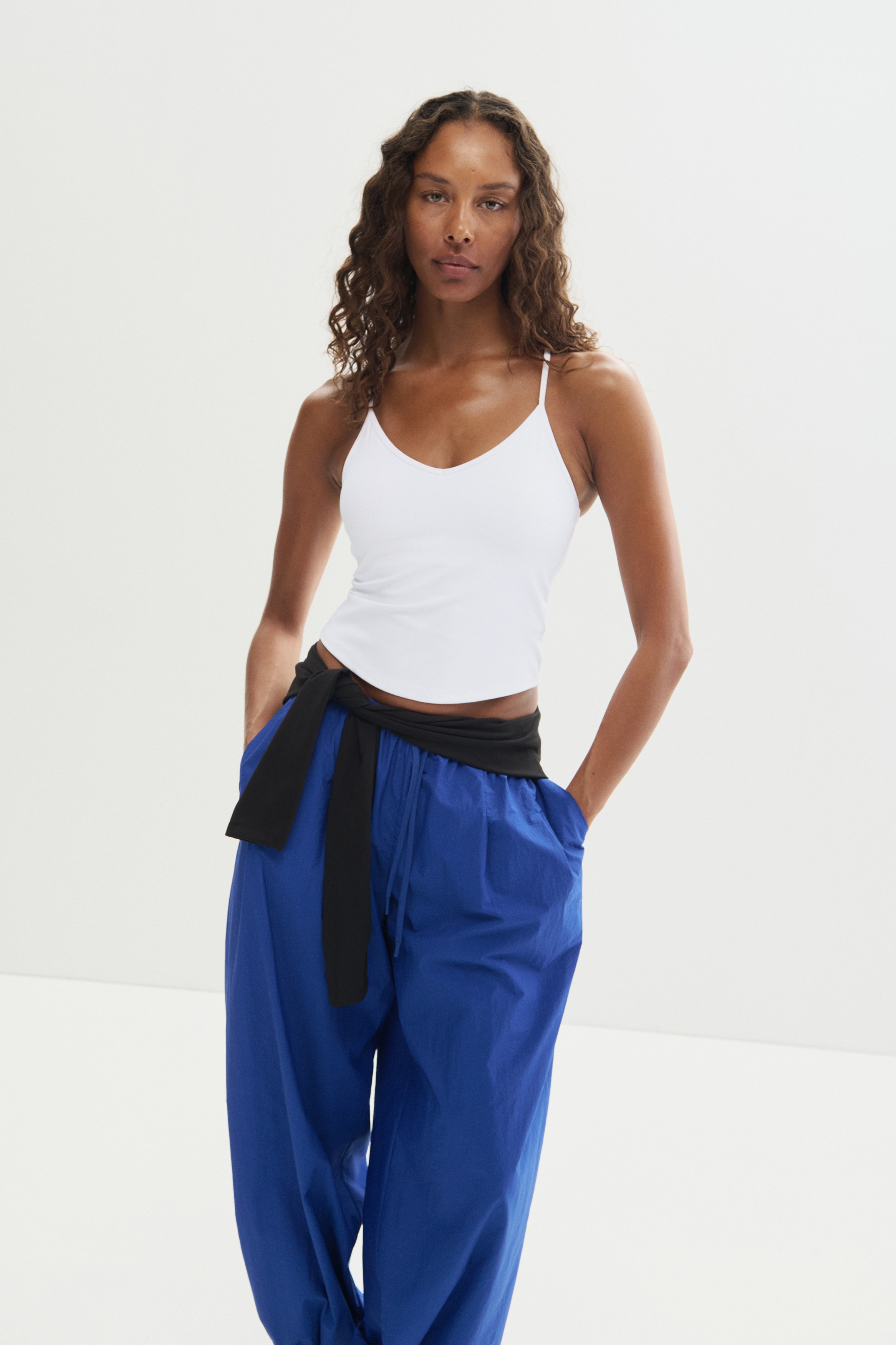 Integral-bra sports vest top with SculptMove™Model