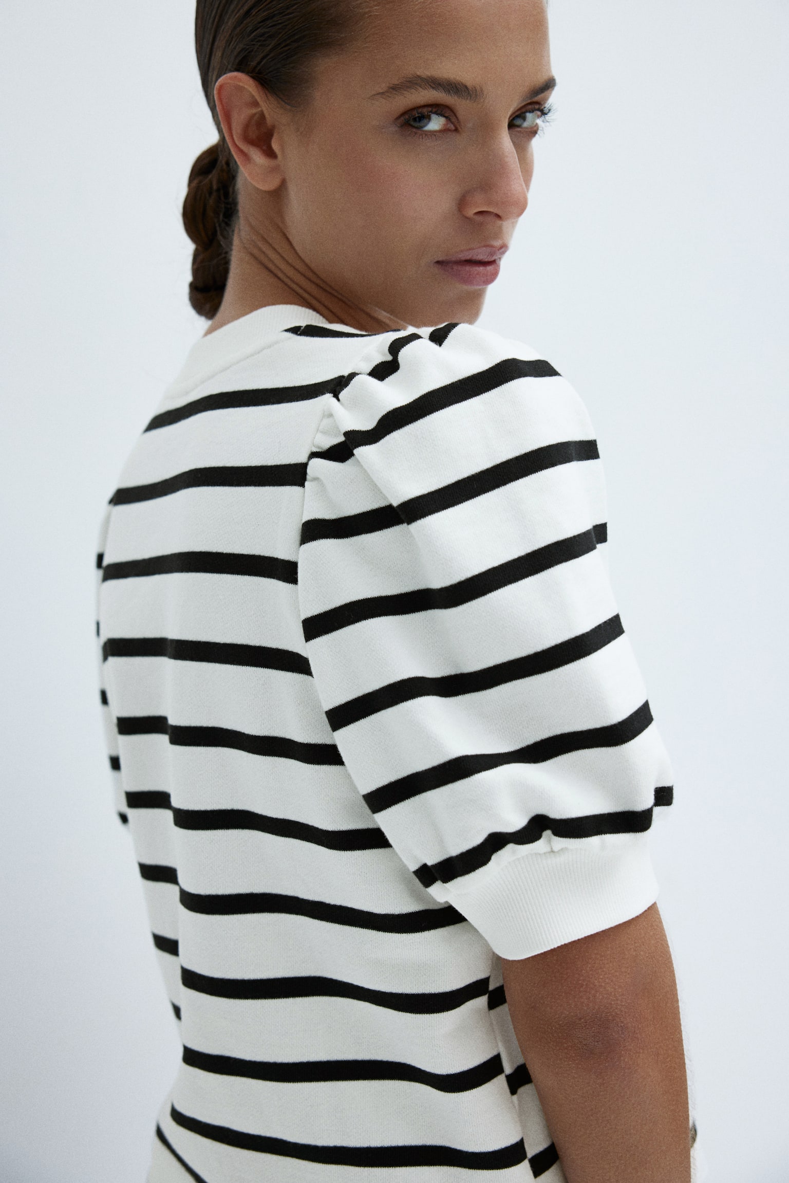 Puff-sleeved top - Black/White striped/Black/White striped/Beige/Light blue/White/Burgundy - 1