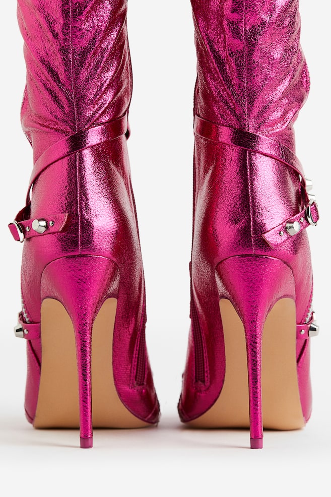 Public Desire Worthy Knähöga Boots Med Klack - Pink Metallic - 3