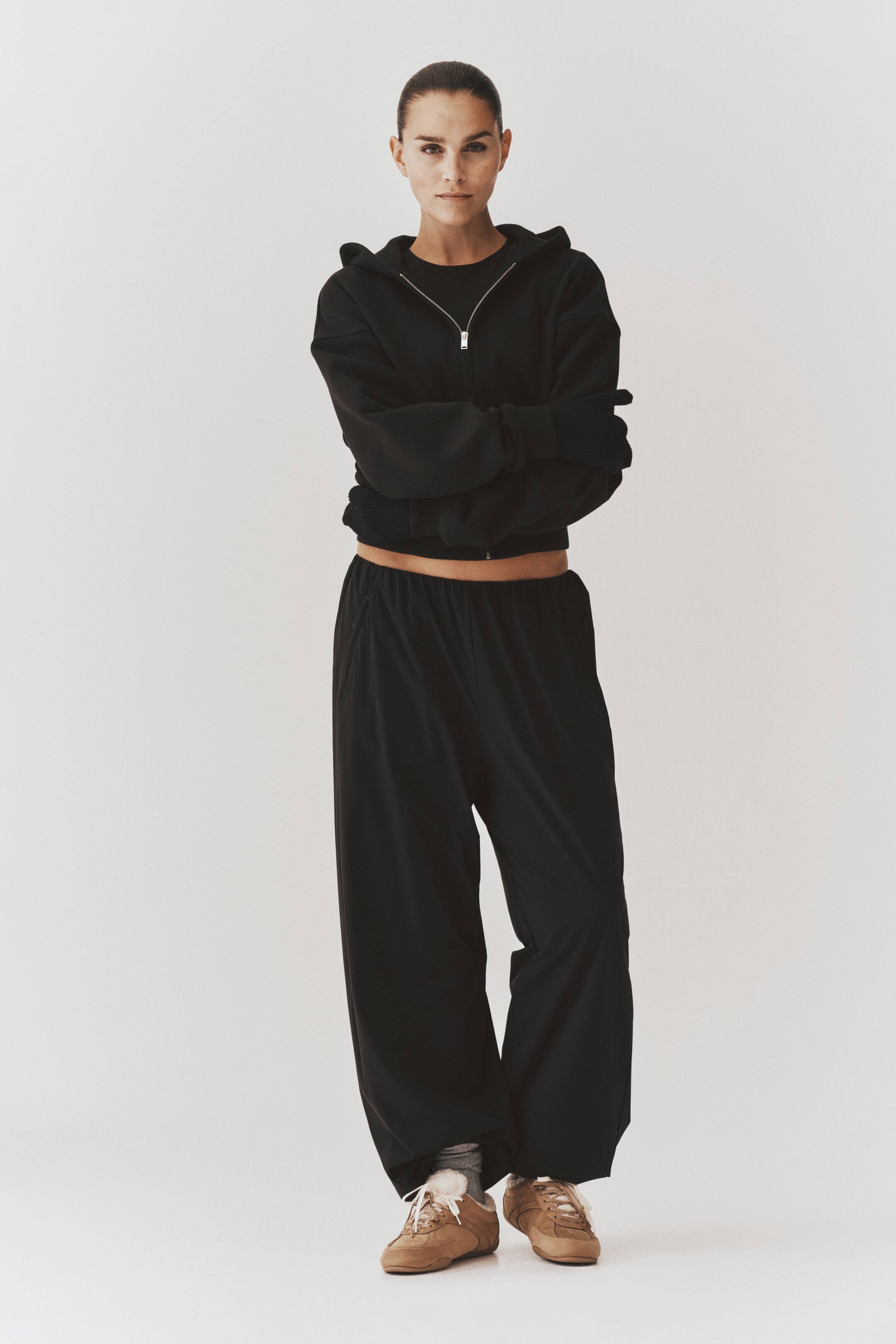View larger image: Cropped sports zip-through hoodie - Black - Ladies | H&M 1