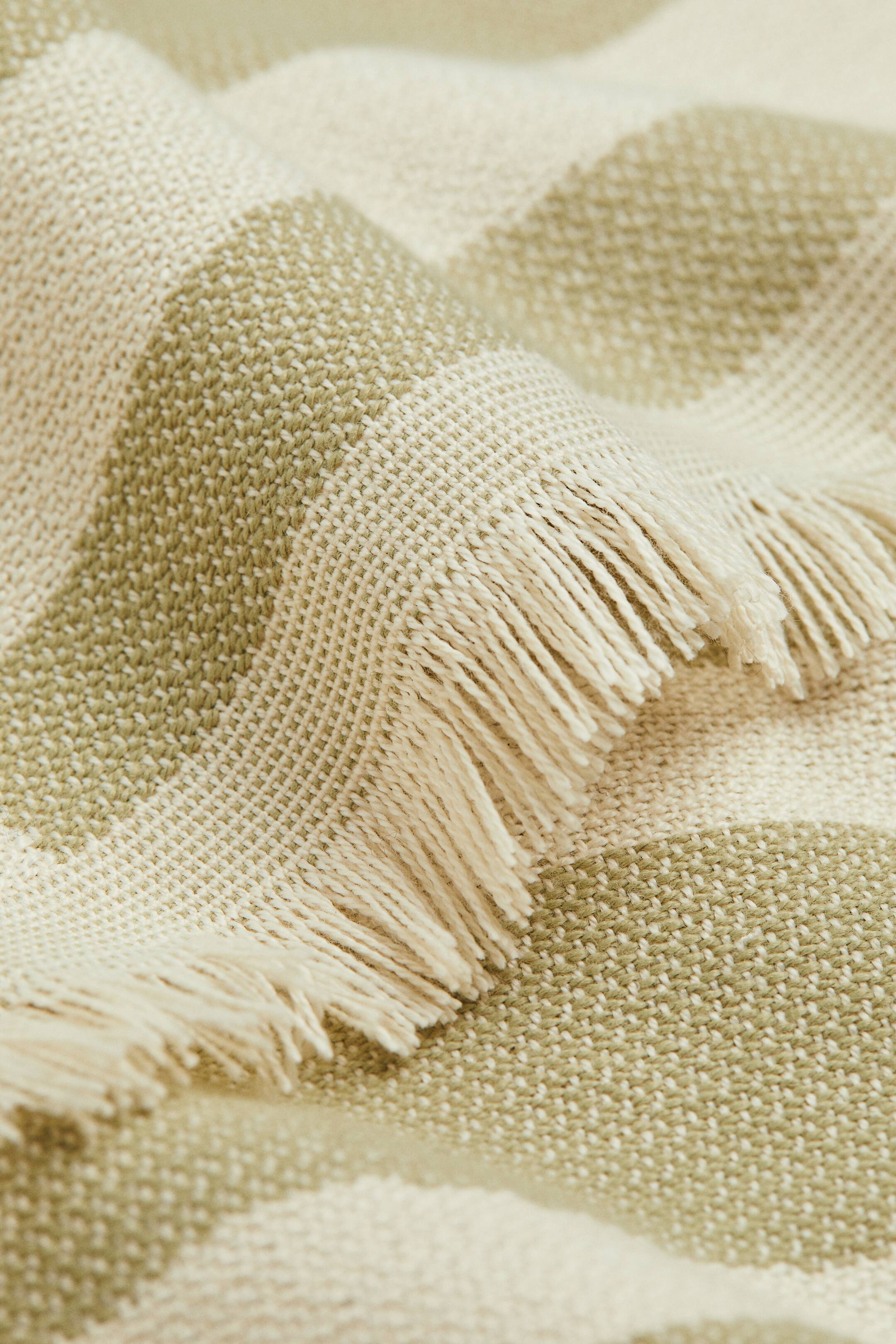 Jacquardweave Throw Light khaki green/patterned Home All H&M US