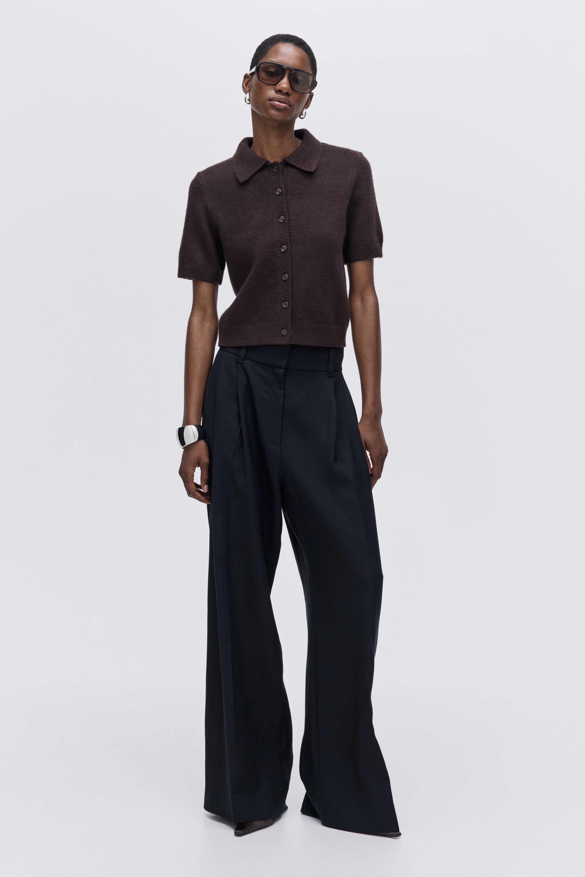 Short-sleeved collared cardigan