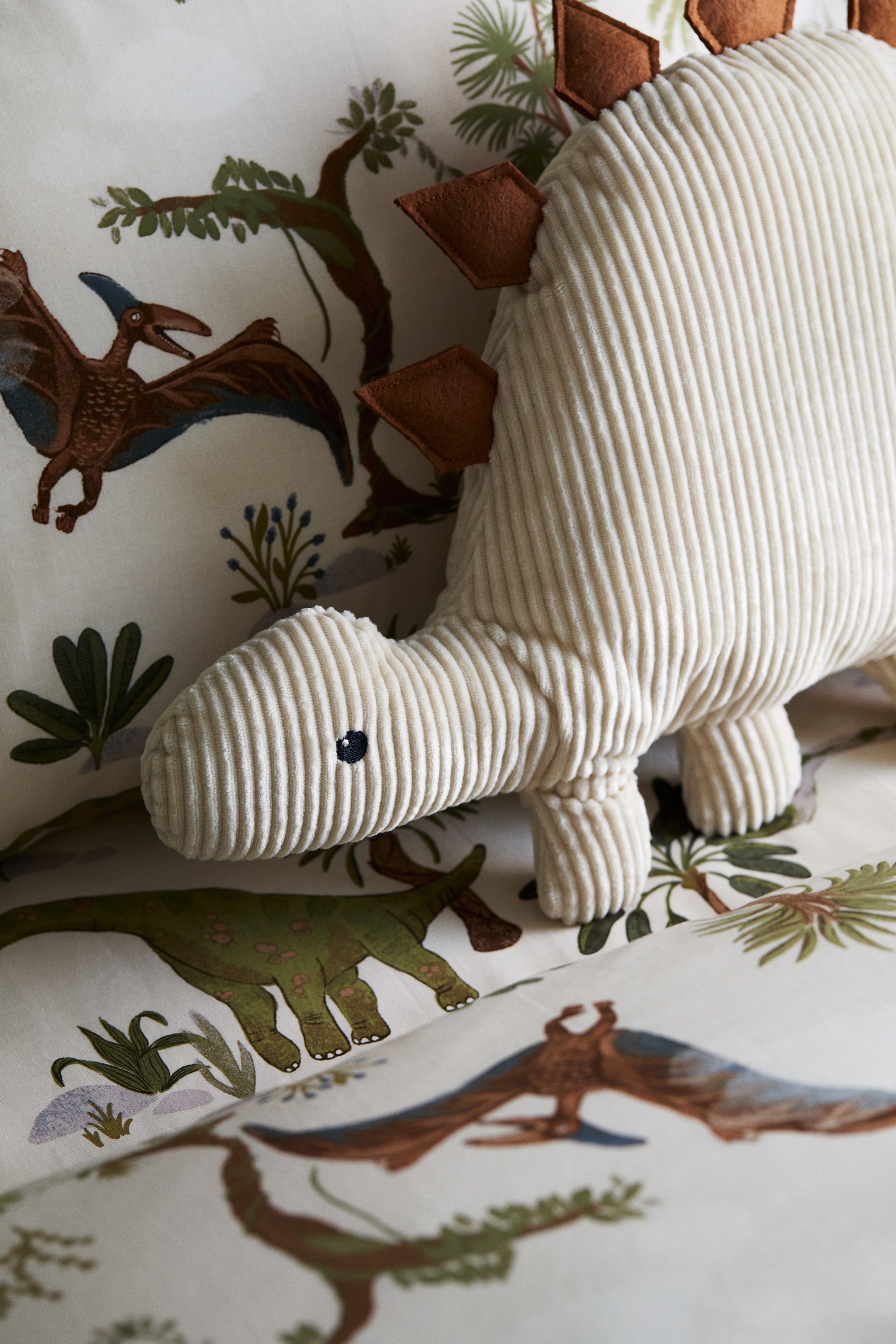 Zobrazit větší obrázek: Měkká hračka stegosaurus - Světle béžová/stegosaurus - HOME | H&M CZ 1