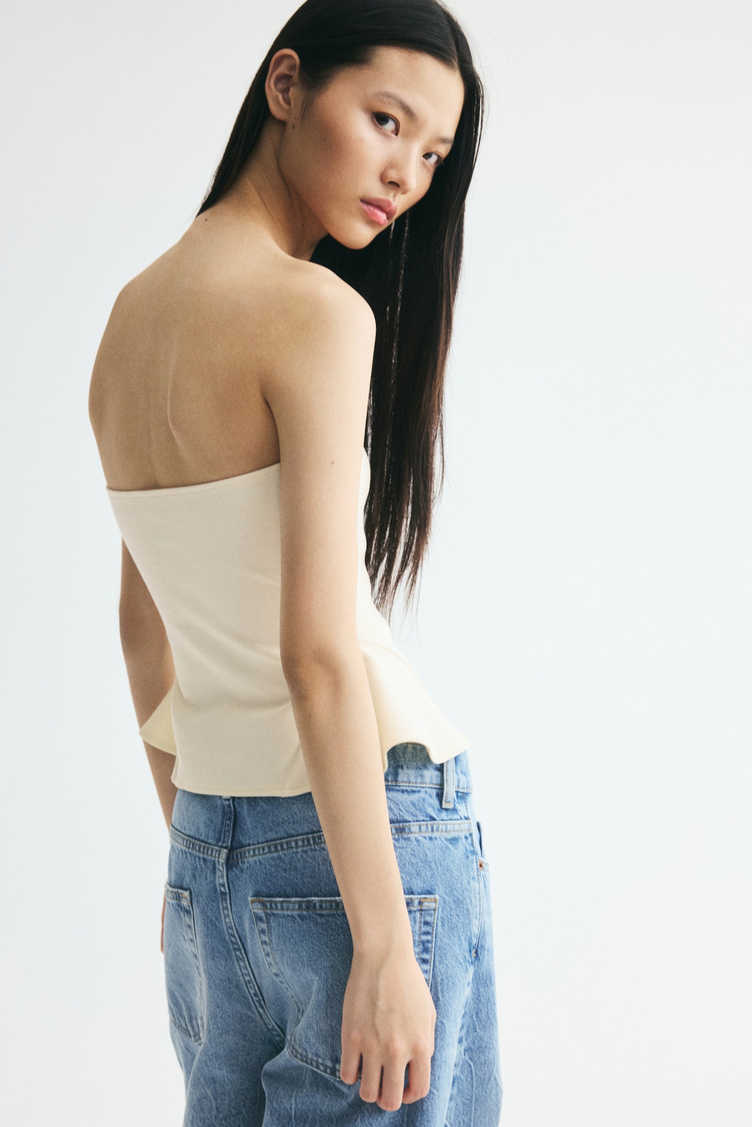 Женский топ H&M Bandeau Peplum Top, цвет: Кремовый — фото 4