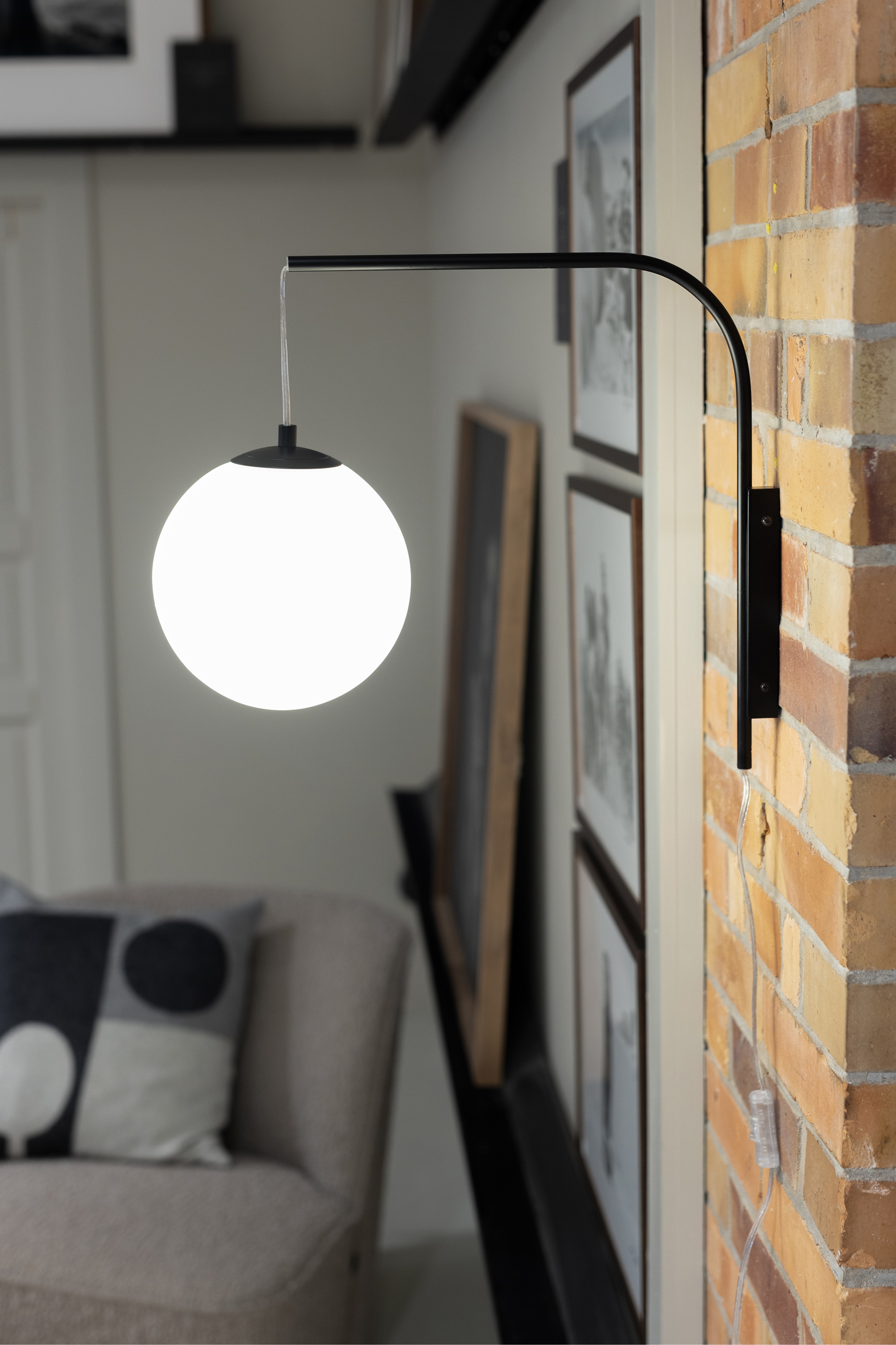 Dione Wandleuchte - Black