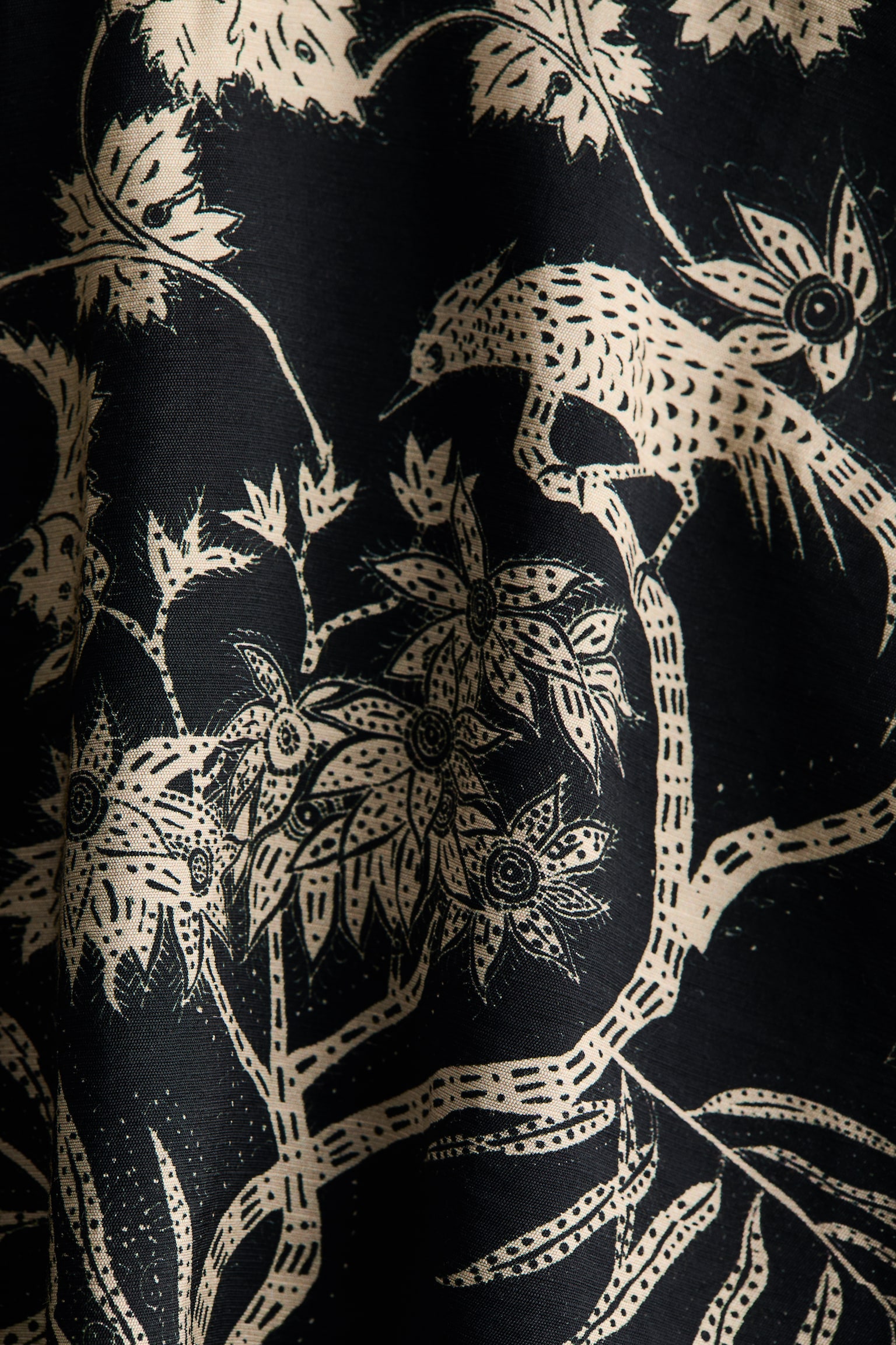 Long-sleeved wrap dress - Black/Patterned - 5