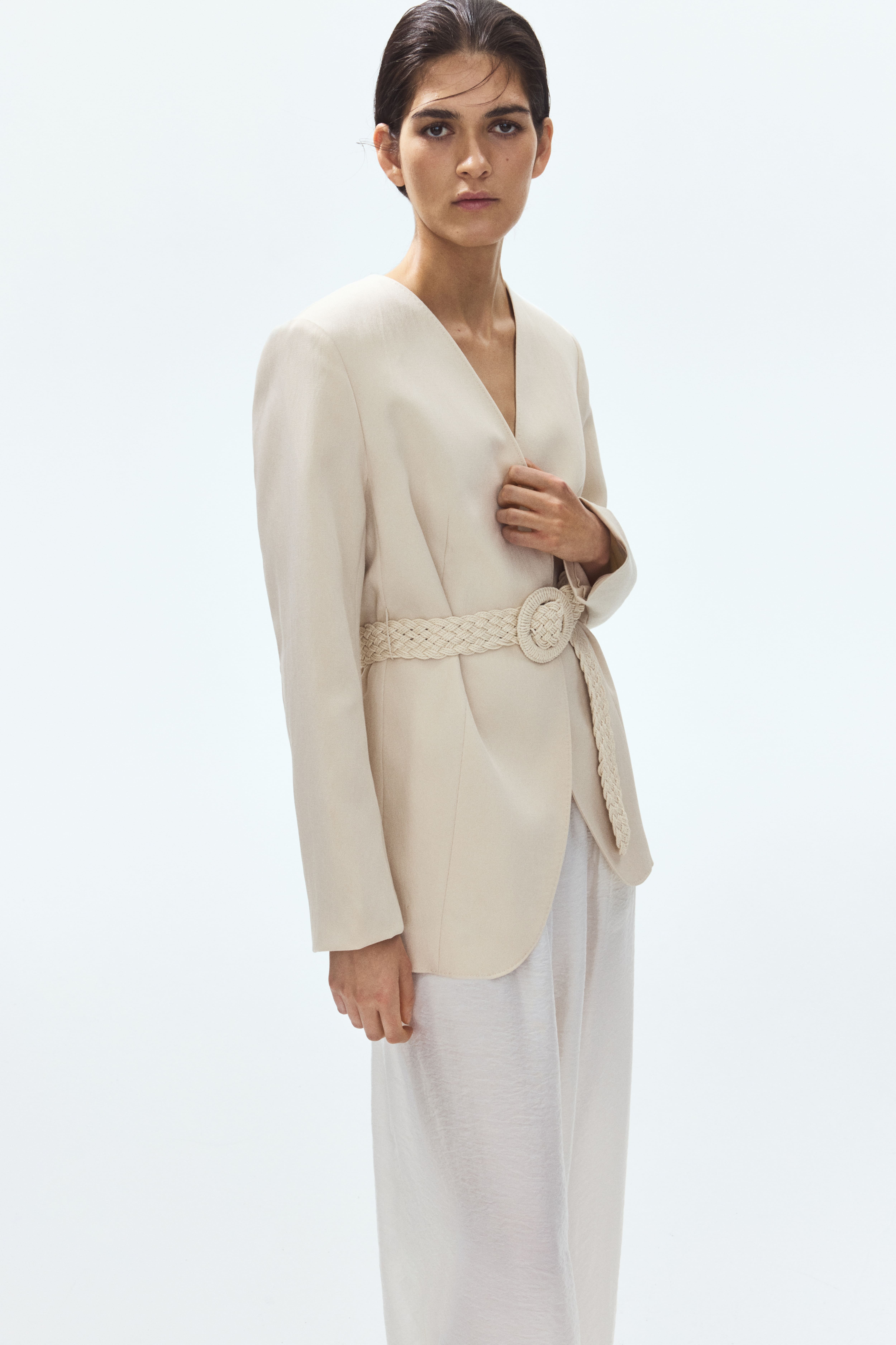 Veston sans revers avec ceinture