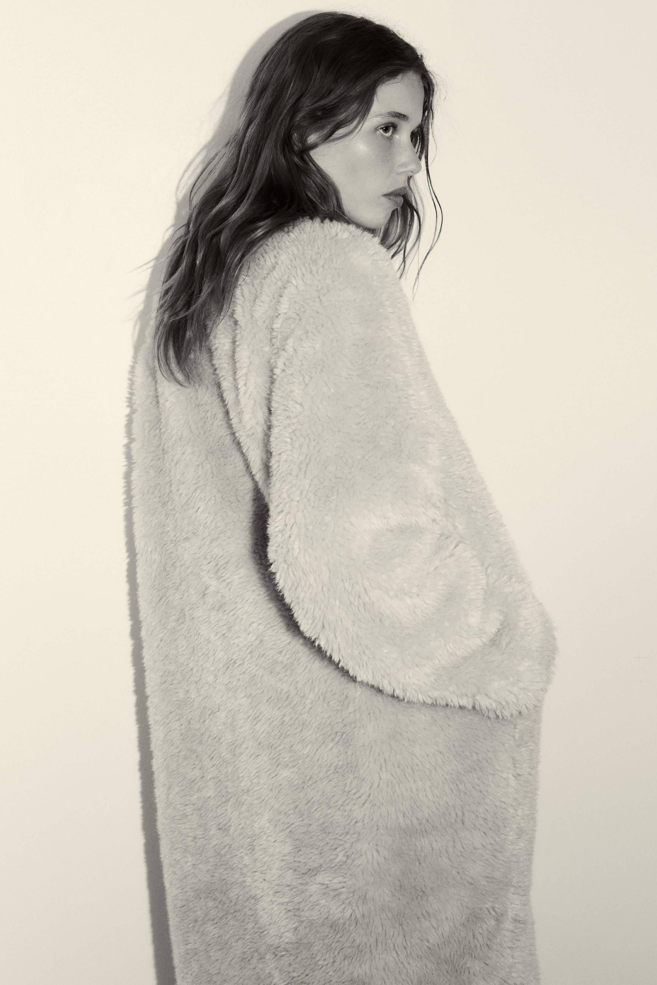 Zobacz większy obraz: Płaszcz z misia - Beżowy - ONA | H&M PL 2