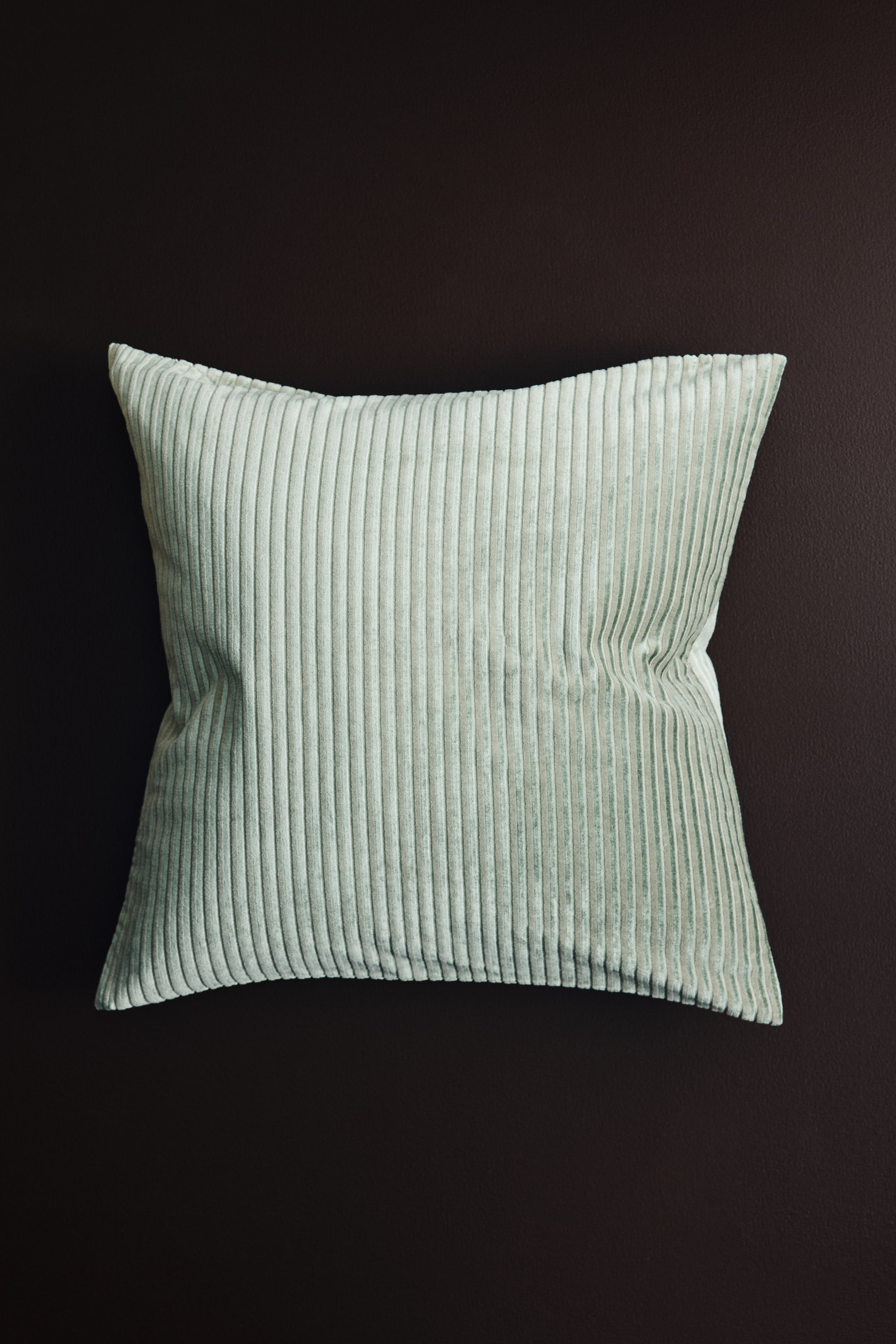 Prikaži veću sliku: Corduroy cushion cover - Svetla kaki zelena - Home All | H&M RS 1