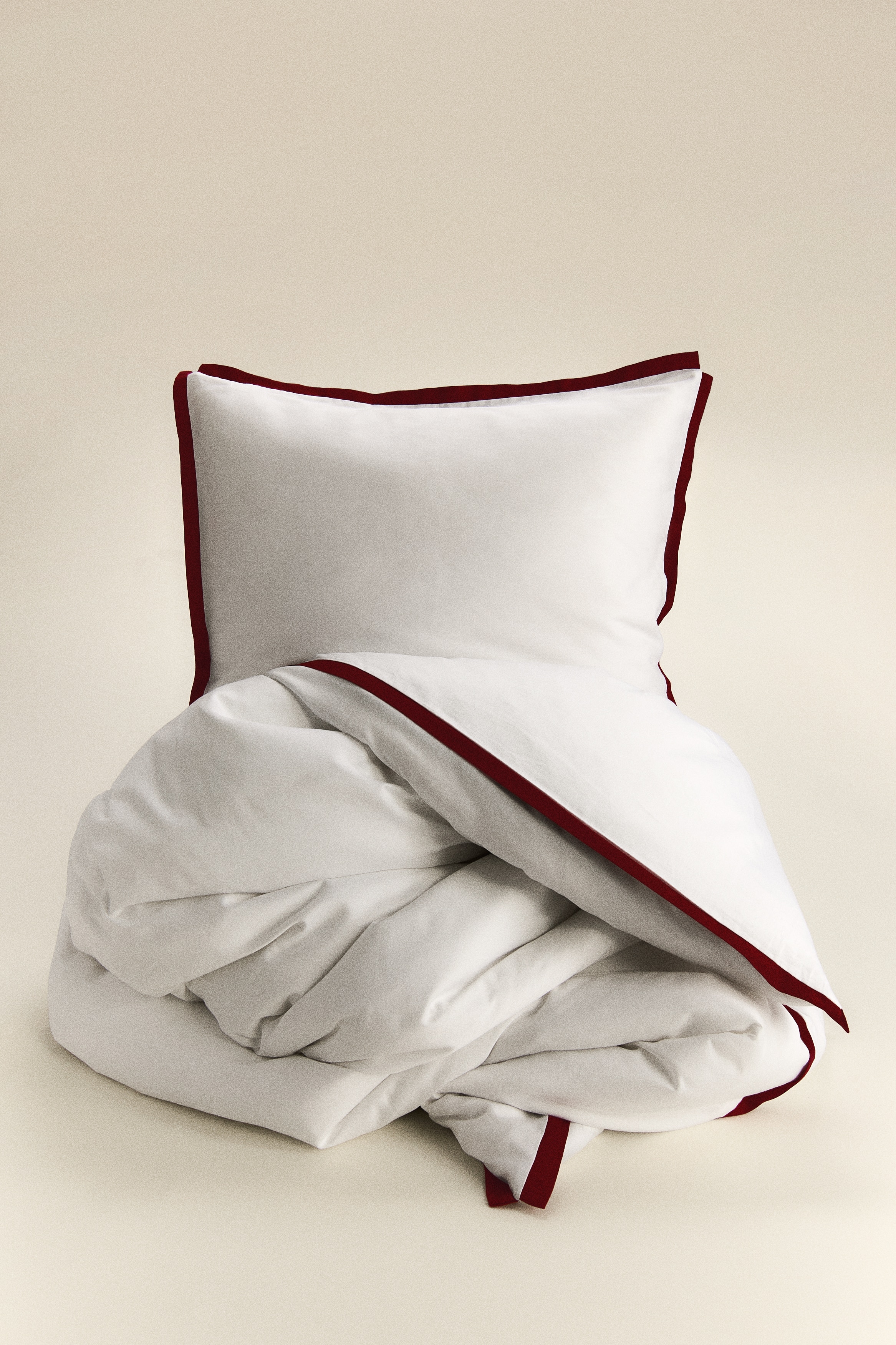 Sateen Twin Duvet Cover Set - White/red