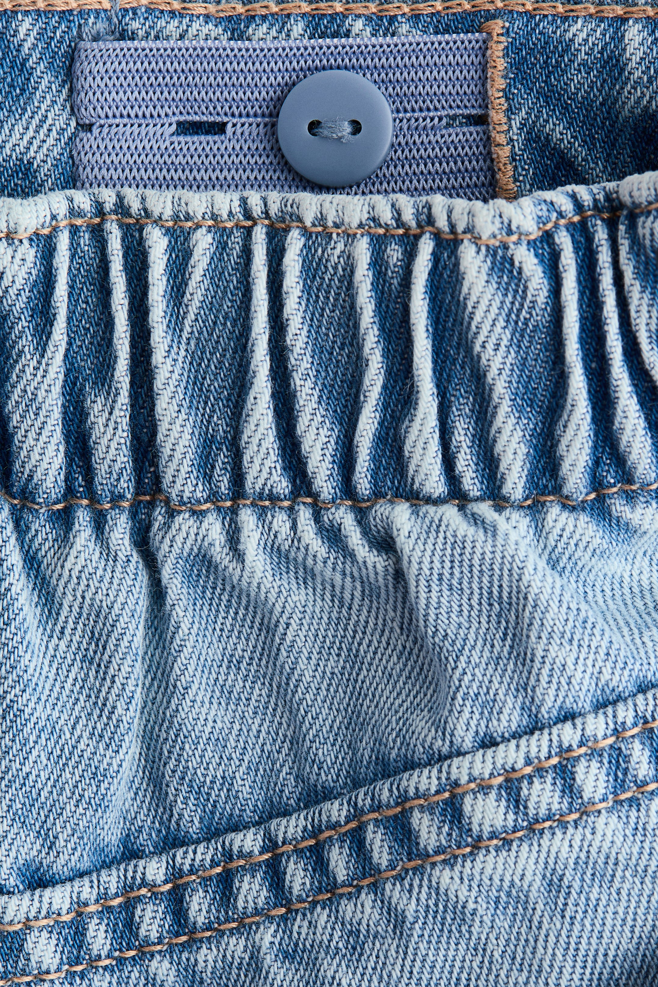 Loose-Fit Barrel Jeans