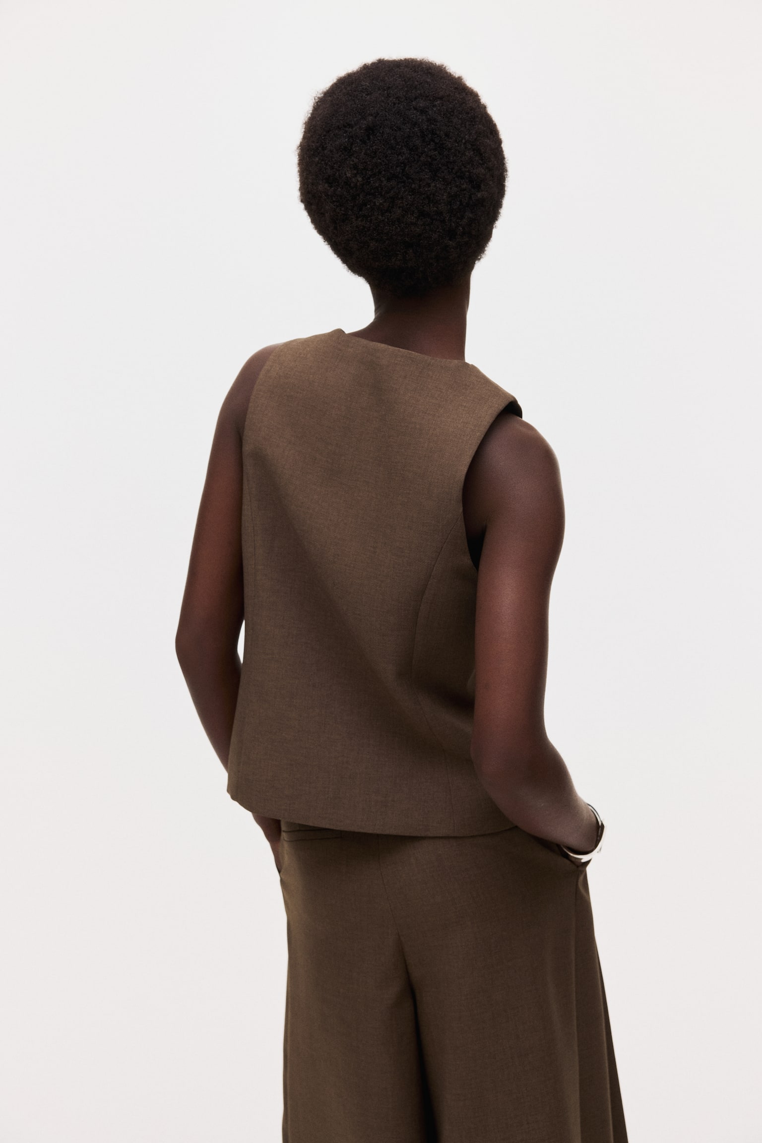 Жилет з оборкою - Темно-коричневий - 4