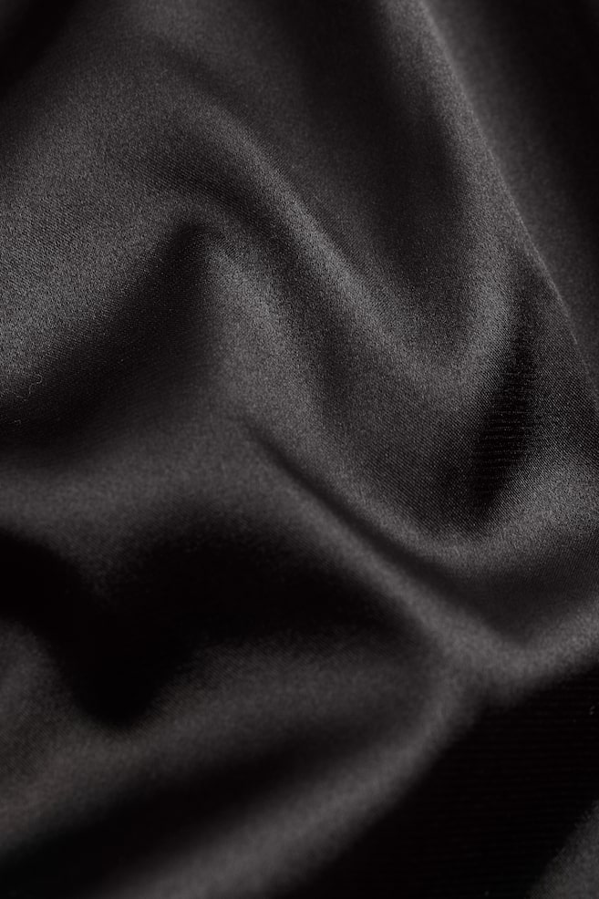 Robe épaules nues en satin - Noir/Rouge - 3