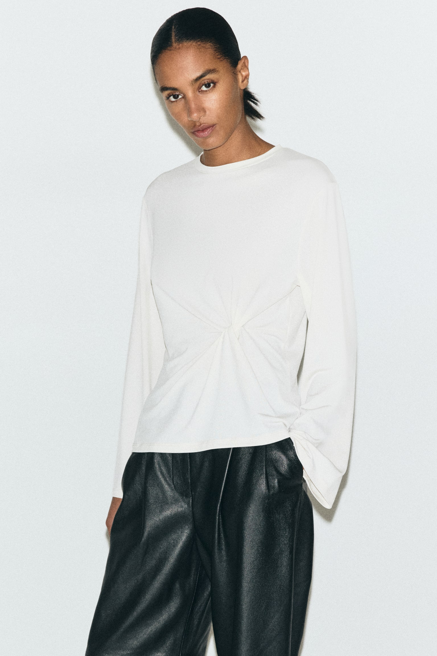 Twist-detail top - Light beige/Black/Blue - 1