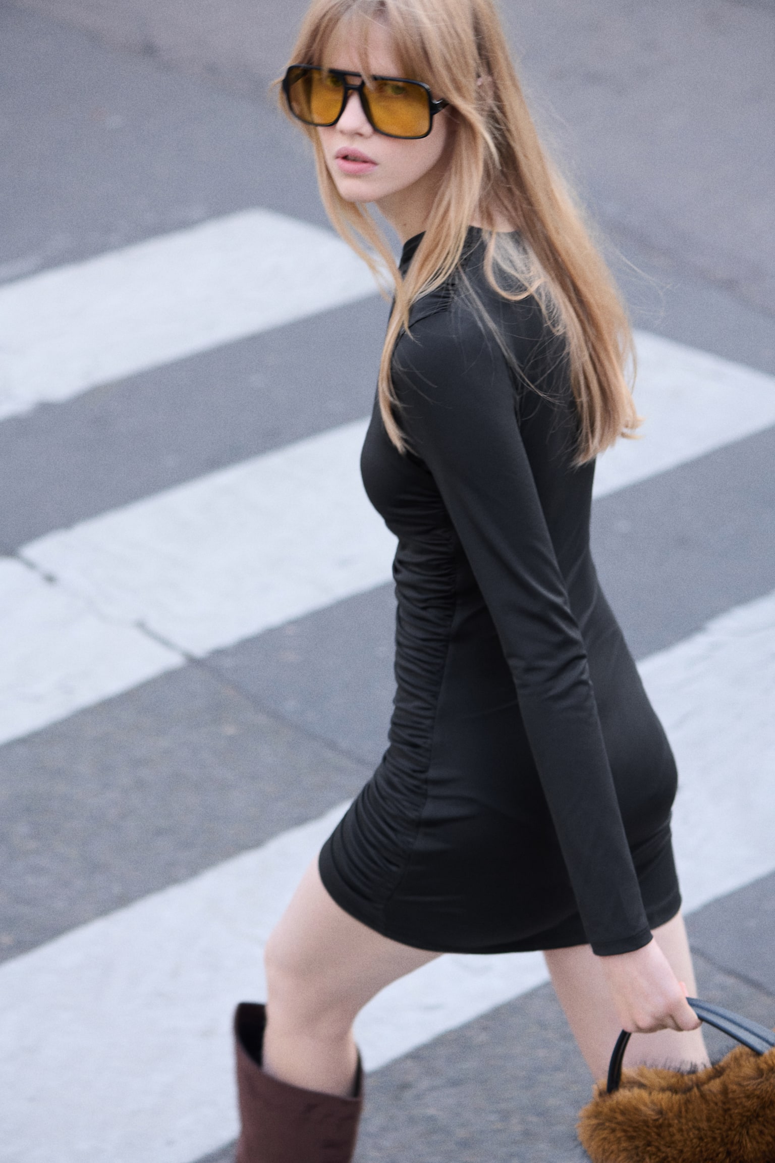 Драпирана рокля от трико - Черен/Червен/Бял/Зебра принт/Кафяв - 6