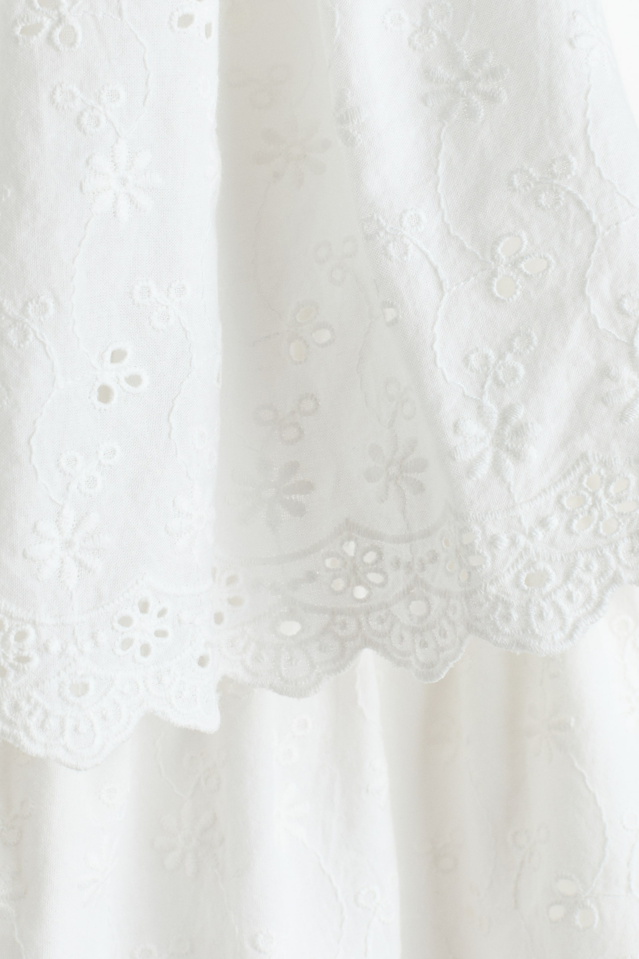 Combinaison en coton avec broderie anglaise