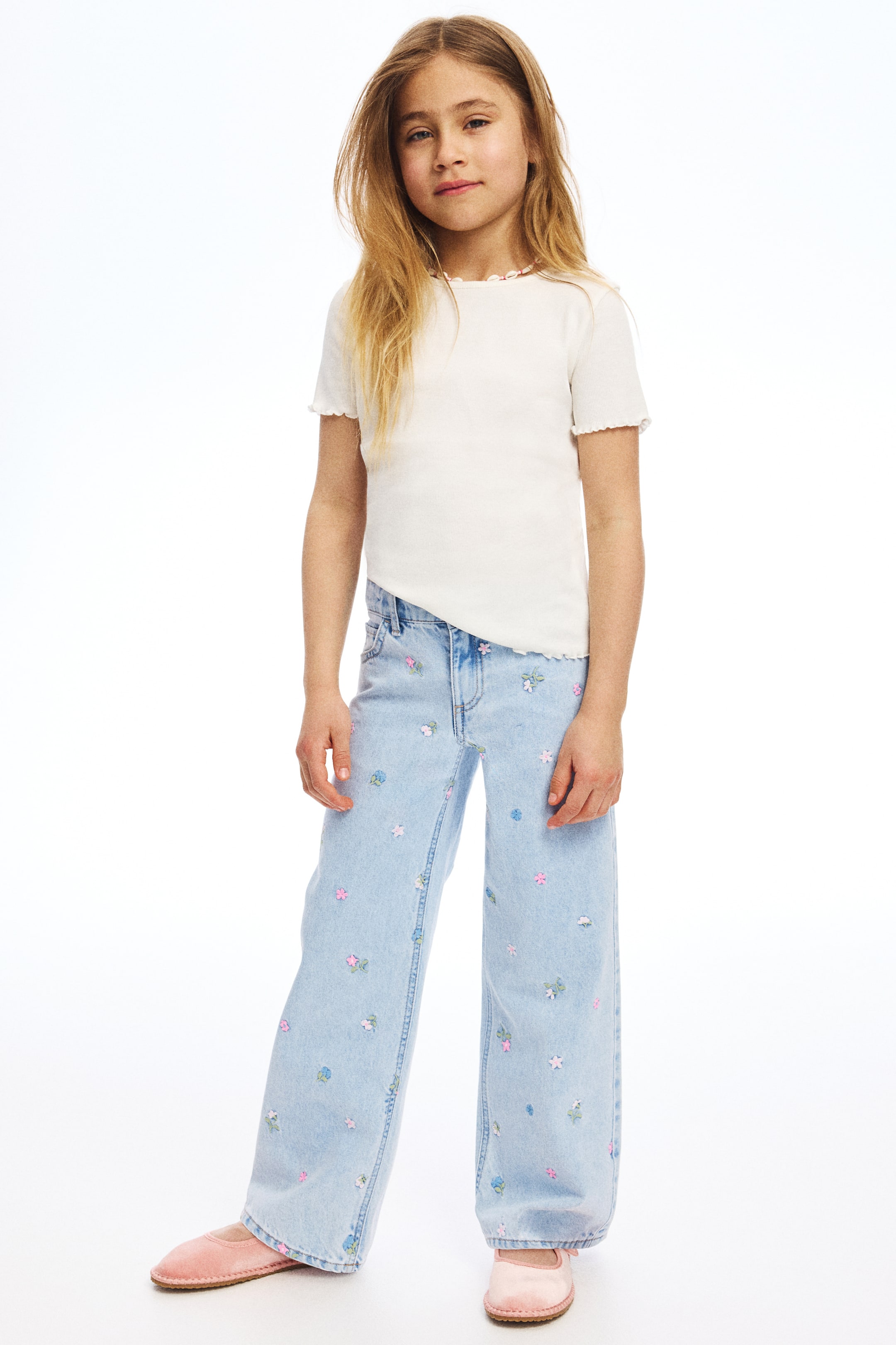 查看大圖: 圖案寬管牛仔褲 - Light denim blue/Flowers - Kids | H&M 1