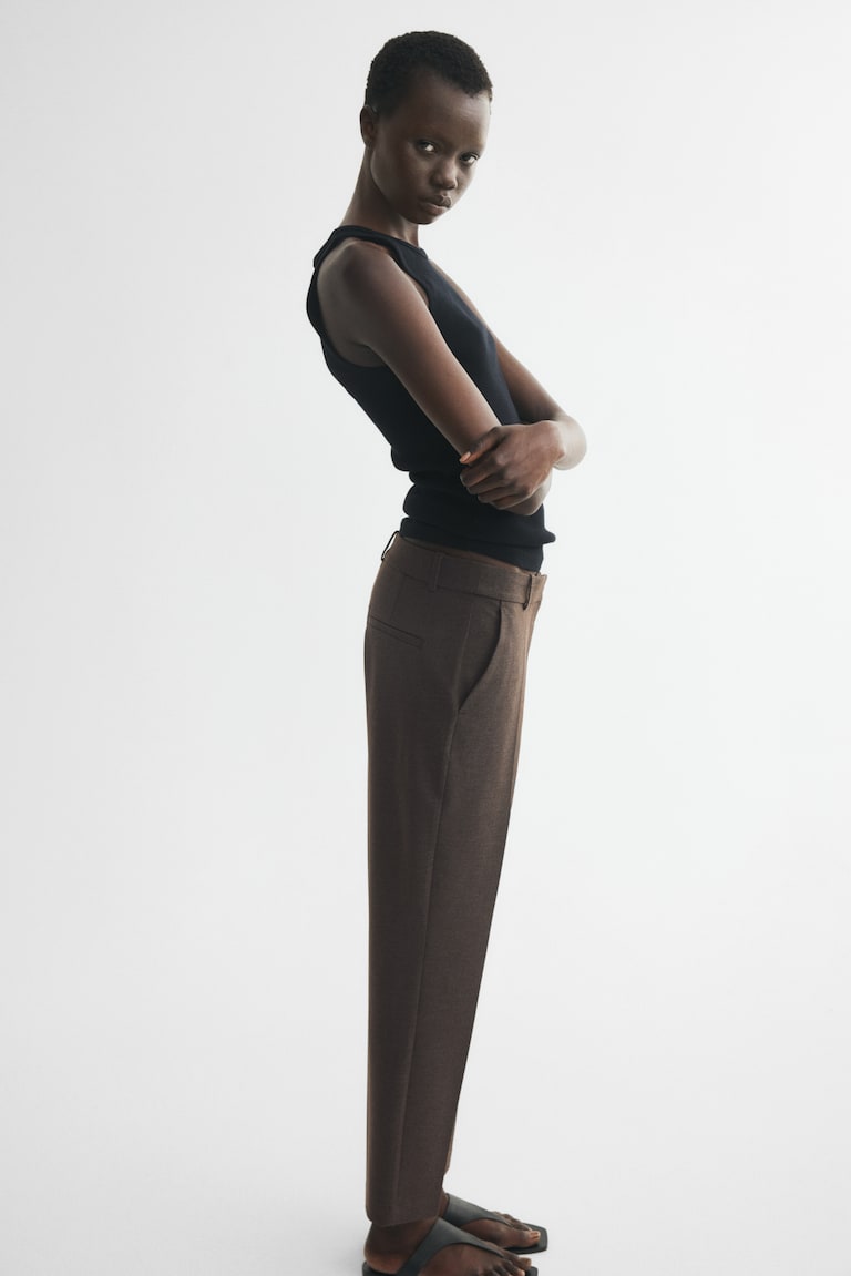Pantalone cigareta kroja
