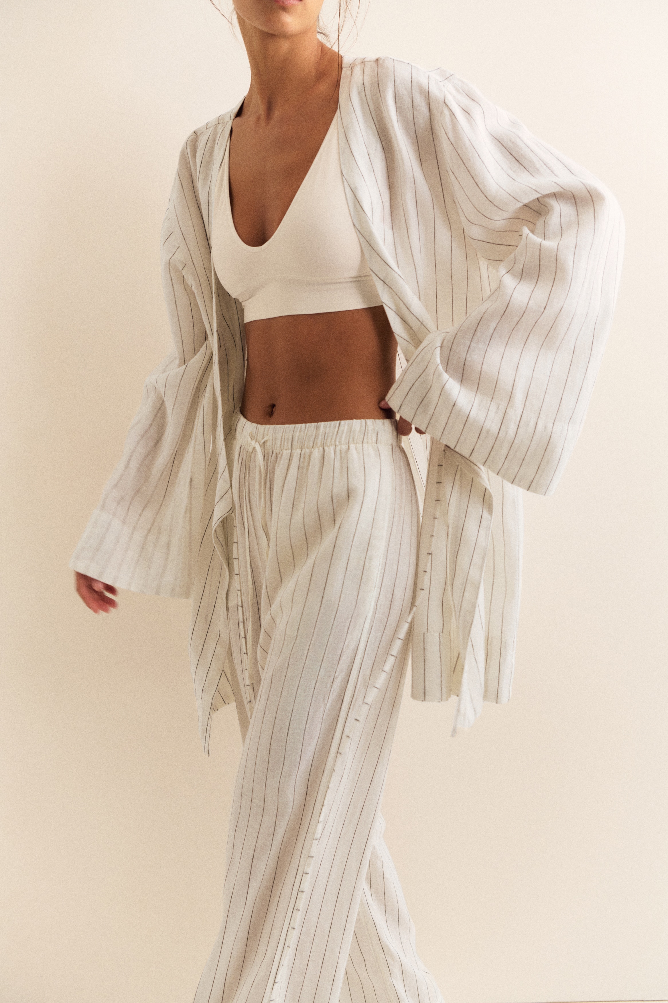 chinese dress ladies MOLUCI Men's/Women's 100% Linen Bathrobe Half Sleeve V Neck Japanese Style  Kimono Cardigan Robe Sleepwear with Pockets,Hemp,One Size at Amazon Men's  Clothing store main image 0