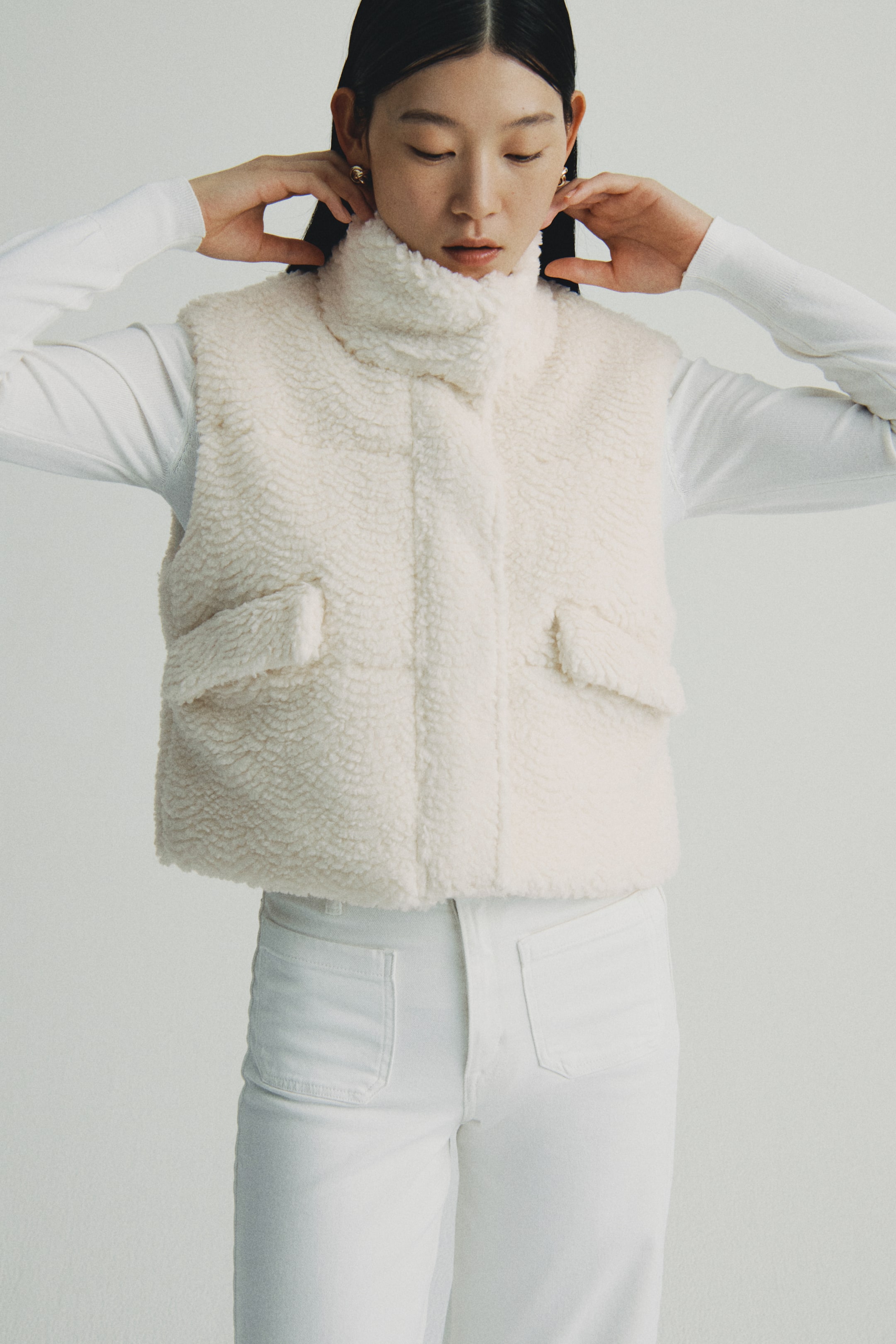 拡大画像を表示: テディパファーベスト - クリーム - レディース | H&M JP 1