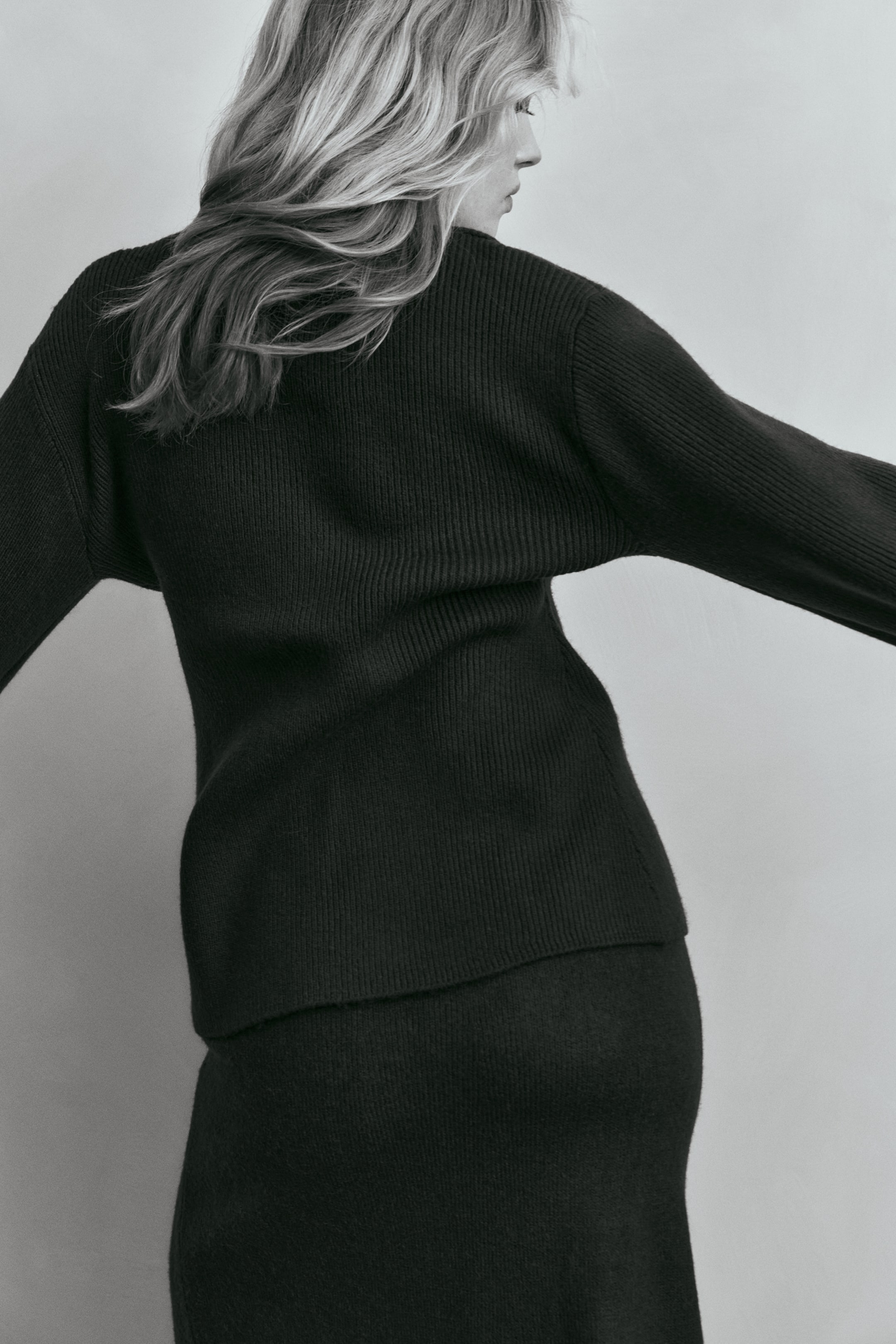 Prikaži veću sliku: MAMA Džemper na kopčanje od rebrastog pletiva - Tamnosmeđa - Ladies | H&M RS 3