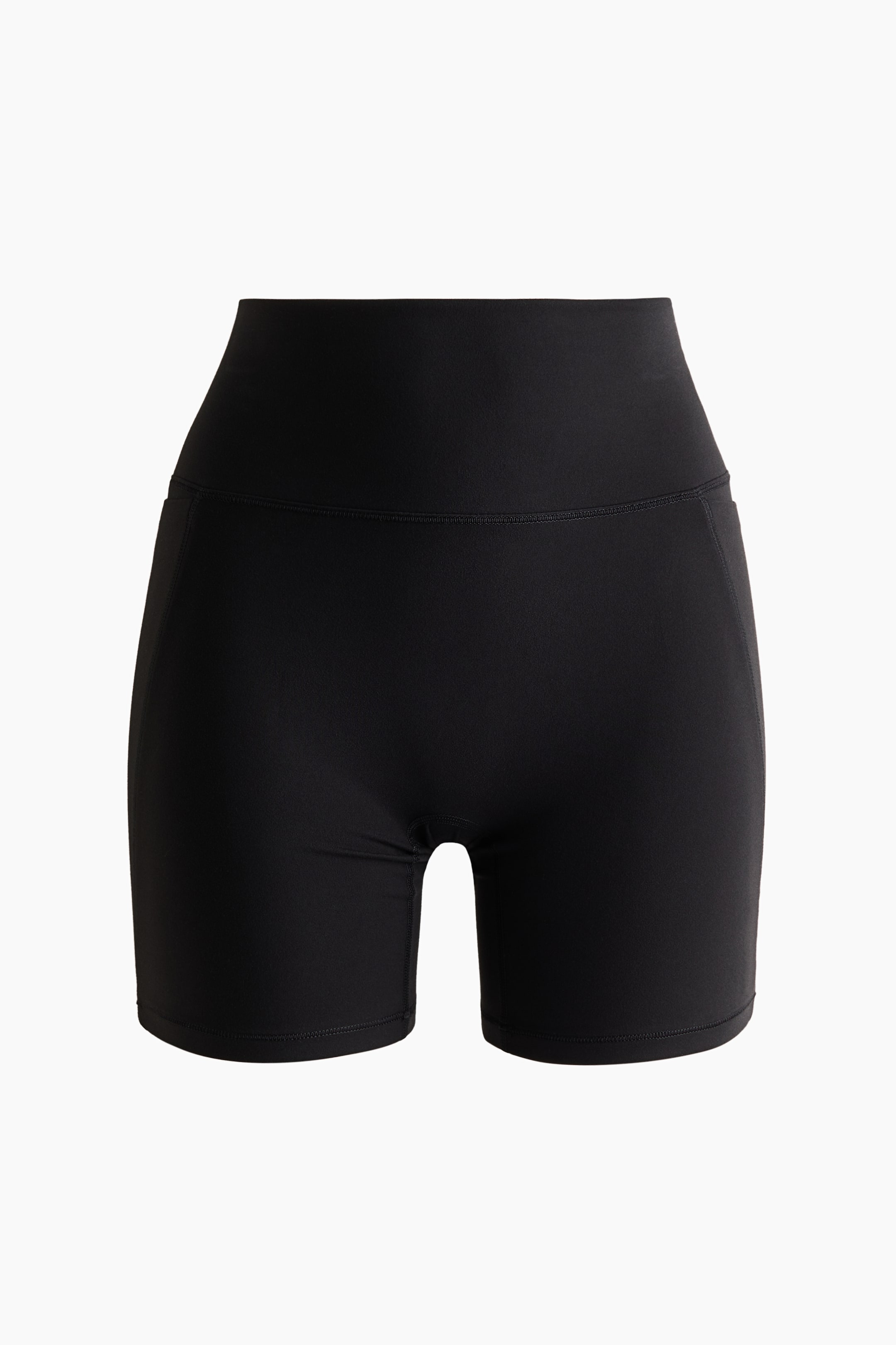 Ver imagen más grande: Los pantalones cortos de ciclismo SoftMove? Pocket se presentan en negro, con un diseño de cintura alta y bolsillos laterales integrados. Están confeccionados con un tejido suave y ajustado que se extiende hasta la mitad del muslo.